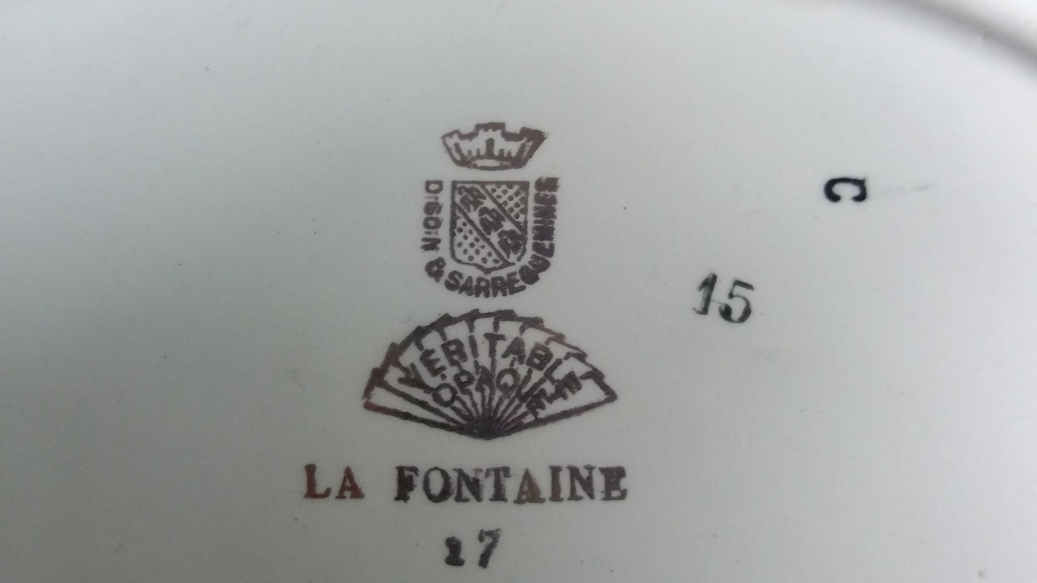 Coupelle Digoin Sarreguemines décor La Fontaine