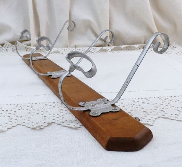 Porte-manteau et porte-chapeaux ancien à 3 crochets en bois et métal, style rustique français, accessoire de salle de bain, France