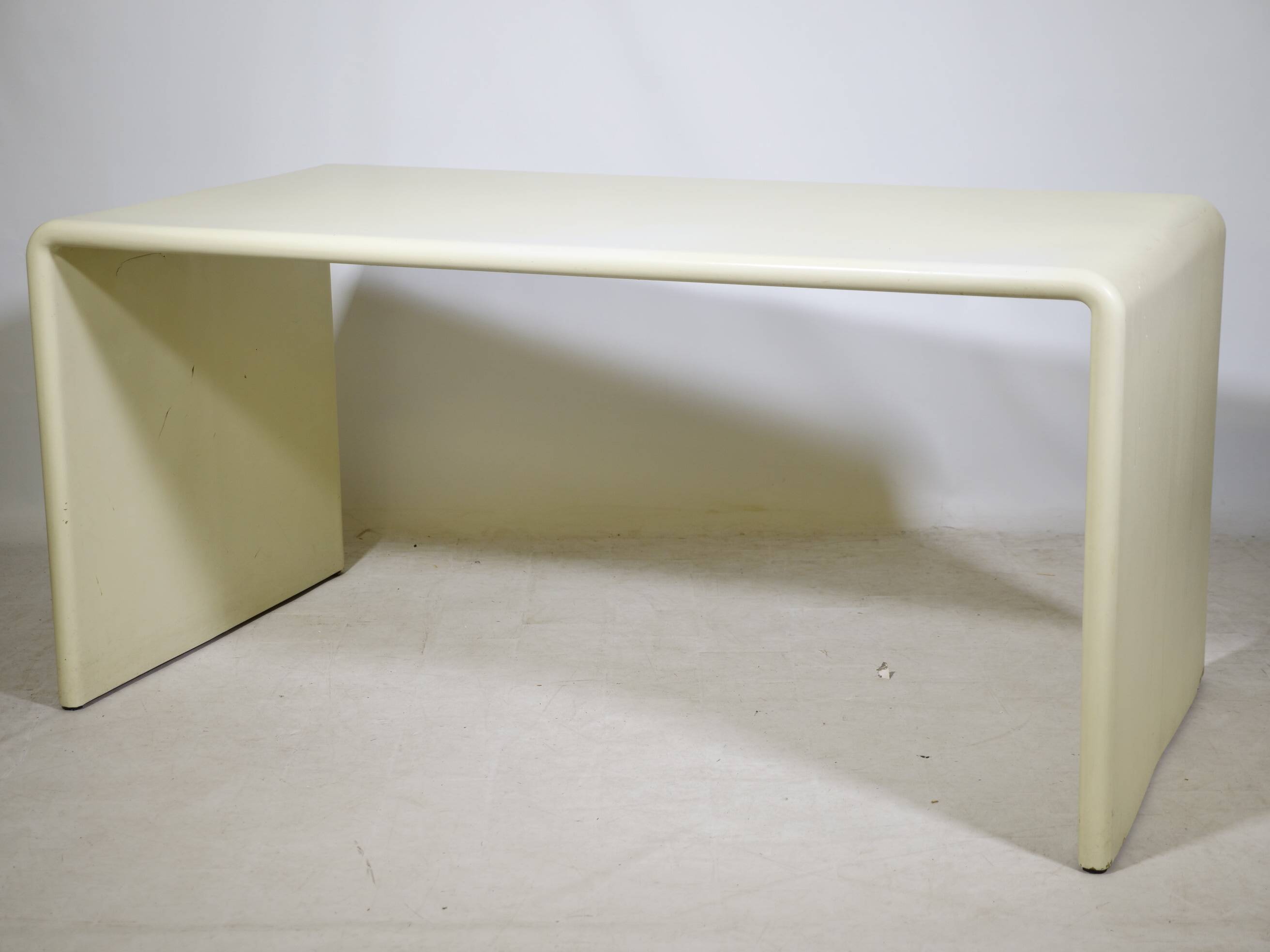 Space Age nesting desk in fiberglass, set of 2, 1970s