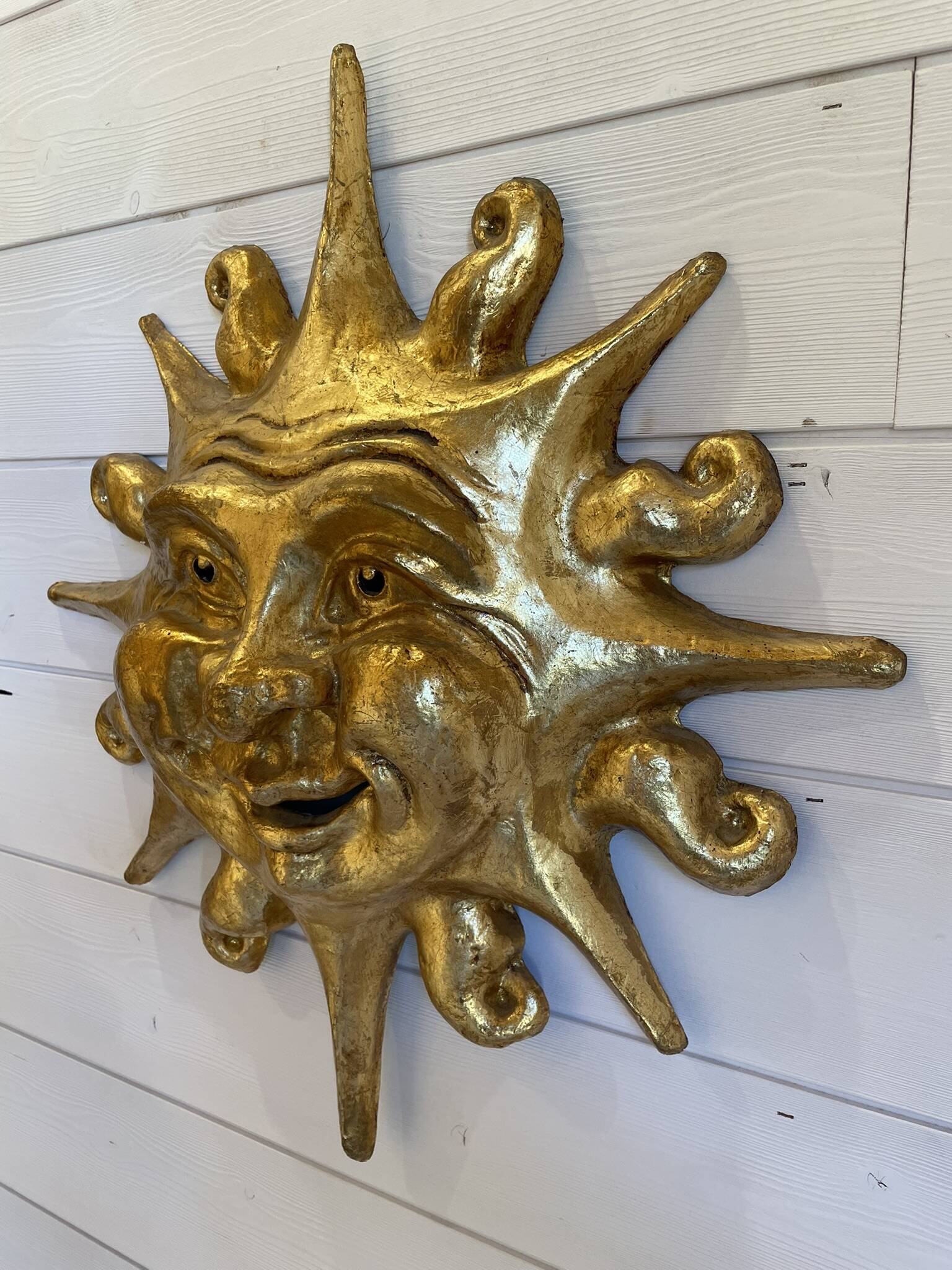 Large sculpted and gilded sun wall art - Artisanal craftsmanship / La Venexiana Venice