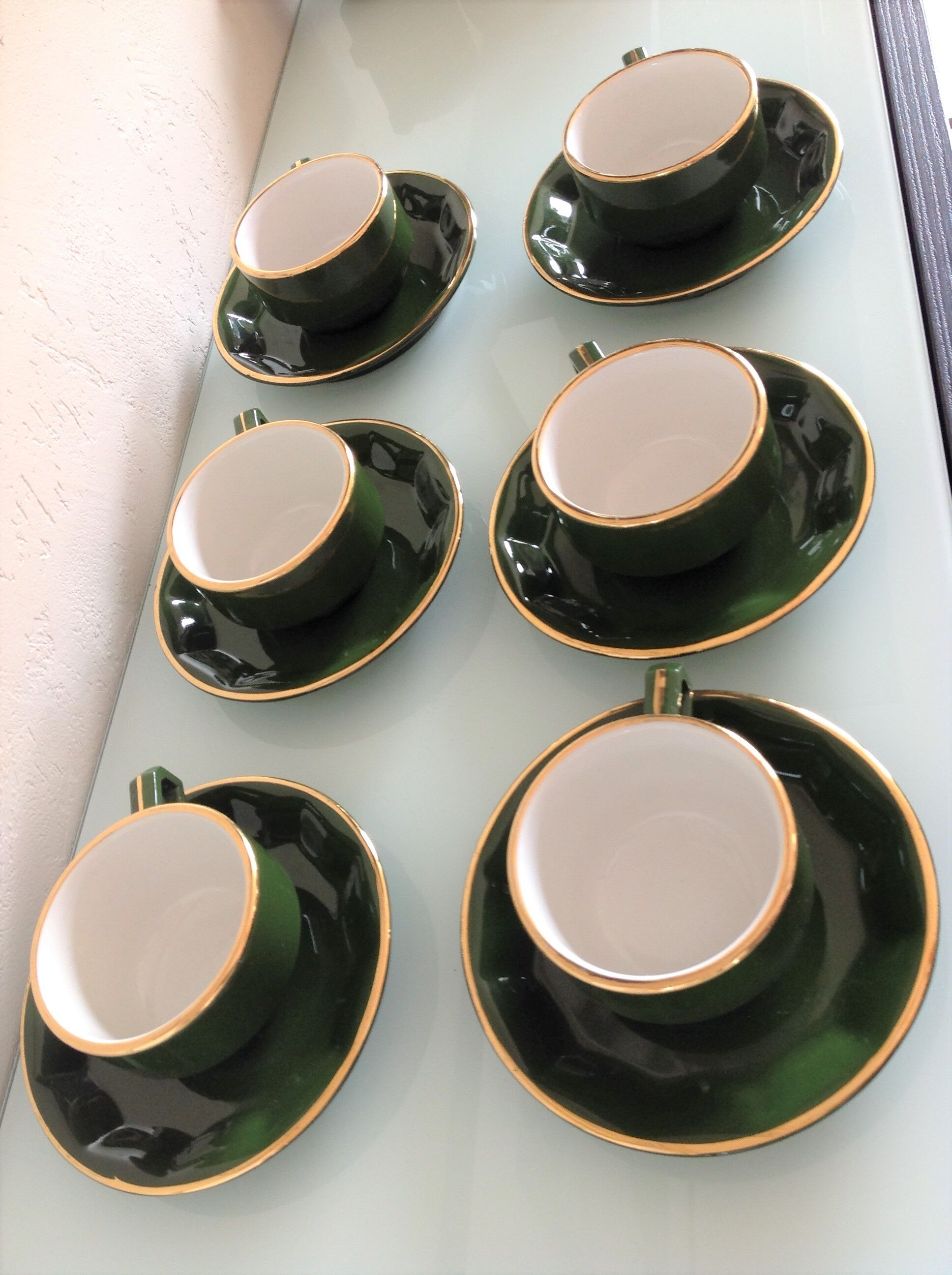 Suite of six green cups with saucers bistro /vintage style 60-70