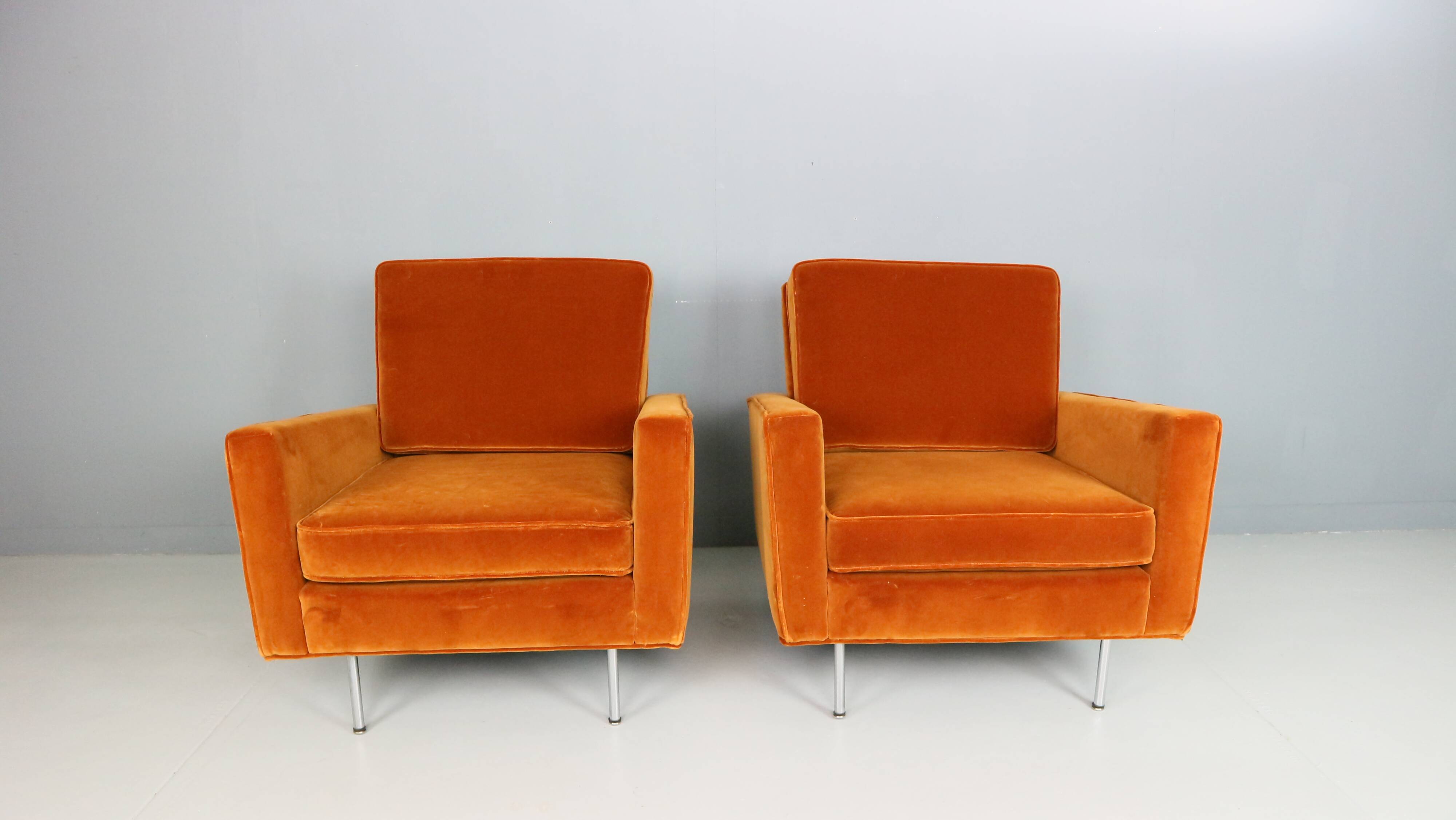 Pair of 1st edition easy chairs 25 BC by Florence Knoll in velvet, 1950s