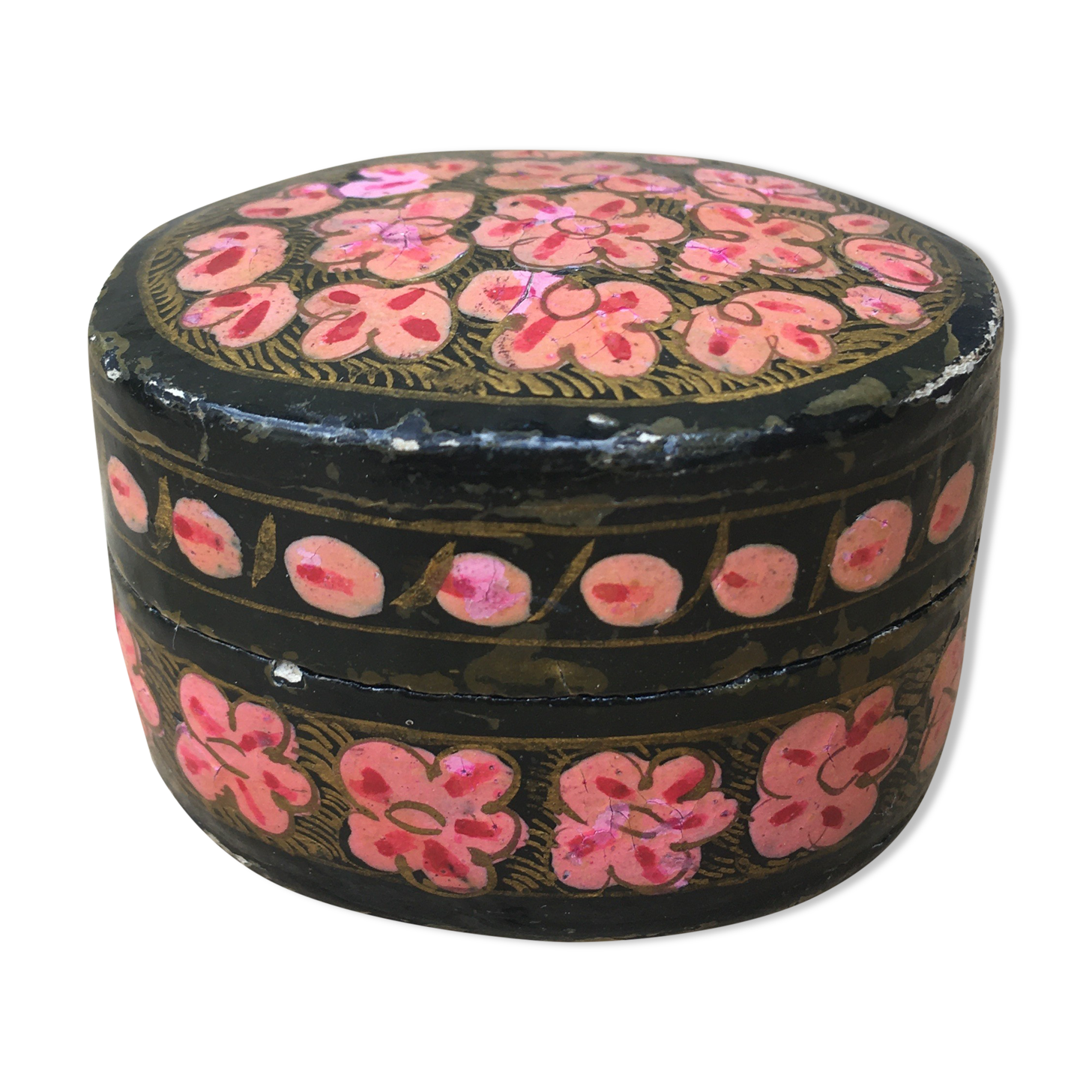Wooden pillbox with painted décor