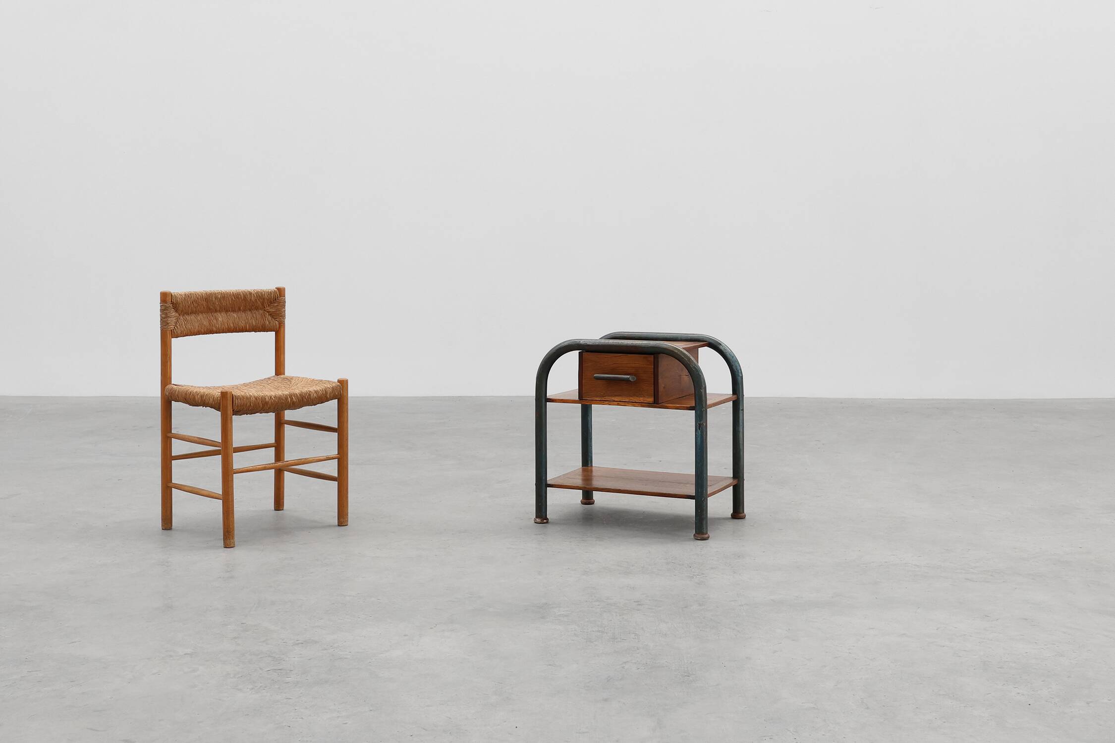 Table d'appoint ou table de chevet industrielle, Belgique vers 1910