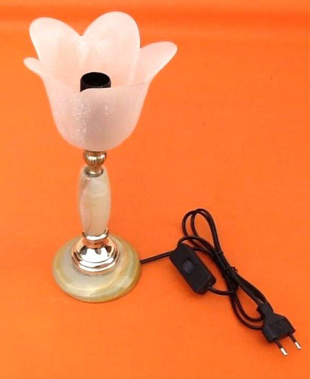 Tulip lamp made of onyx and brass.