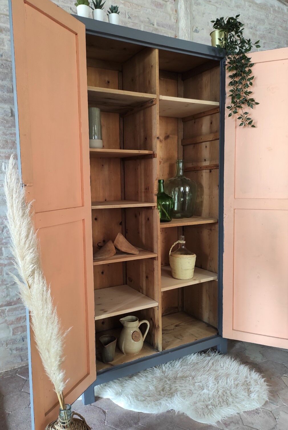 Armoire parisienne