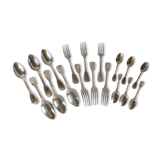 Set de 18 couverts en métal argenté