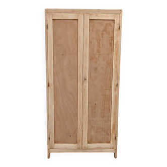 Armoire parisienne restaurée