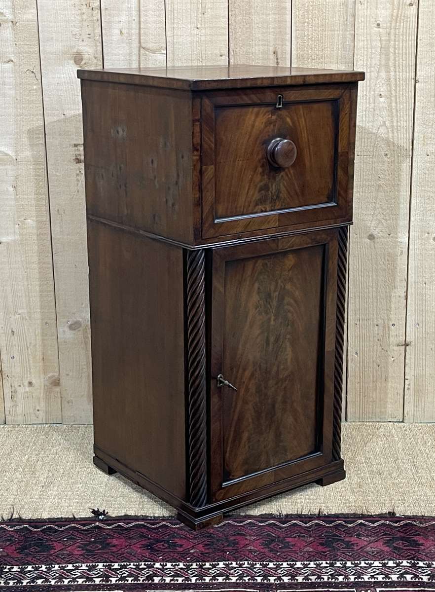 Confiturier Victorien en acajou XIXème