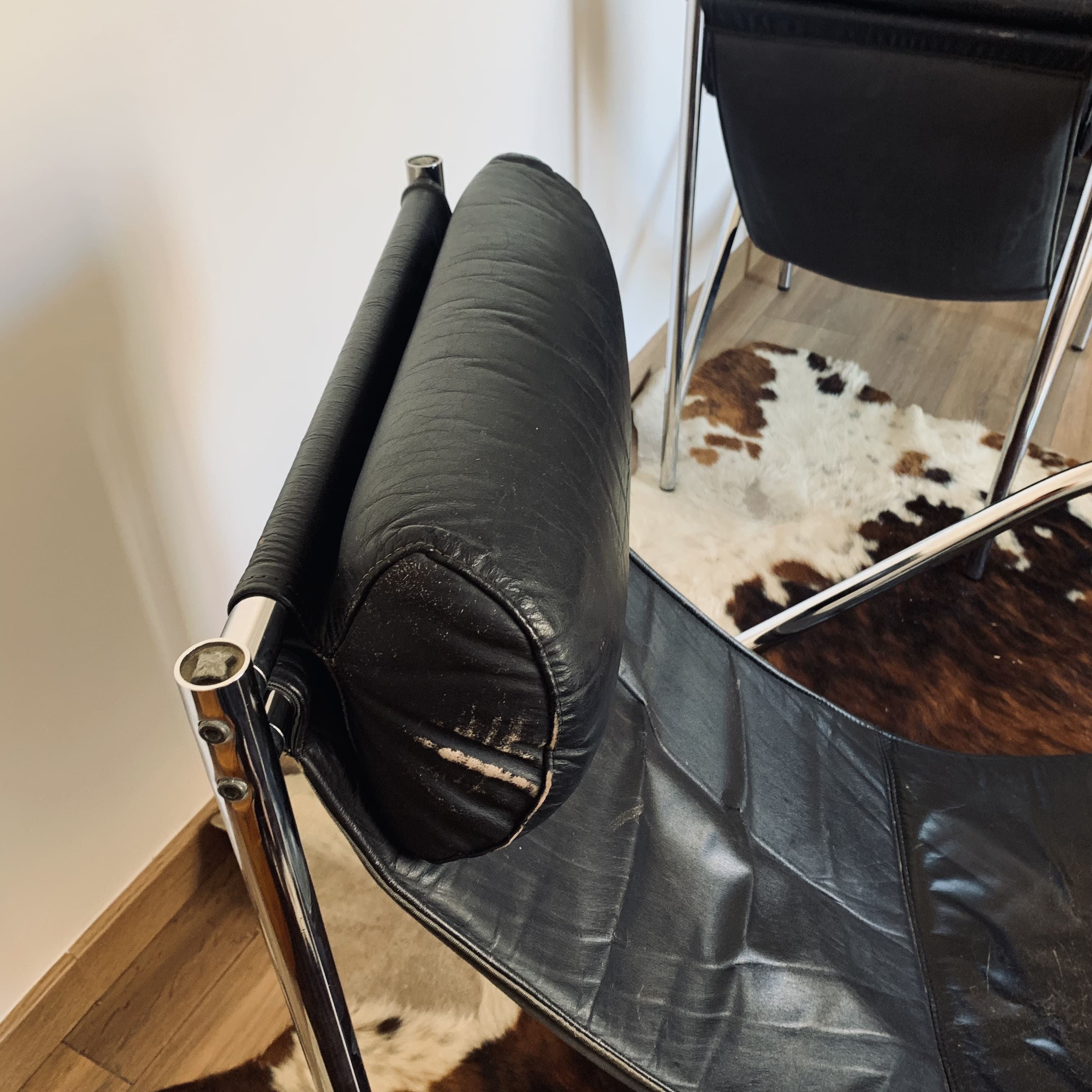 Paire de fauteuils "Omega" en chrome et cuir, Habitat, 1980