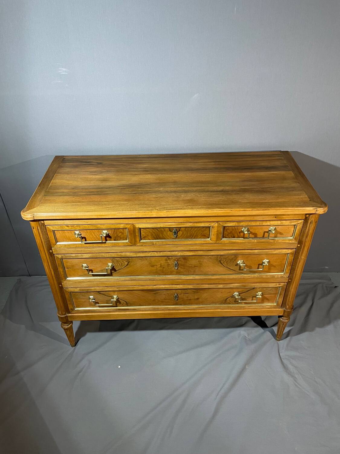 Commode de style Louis XVI