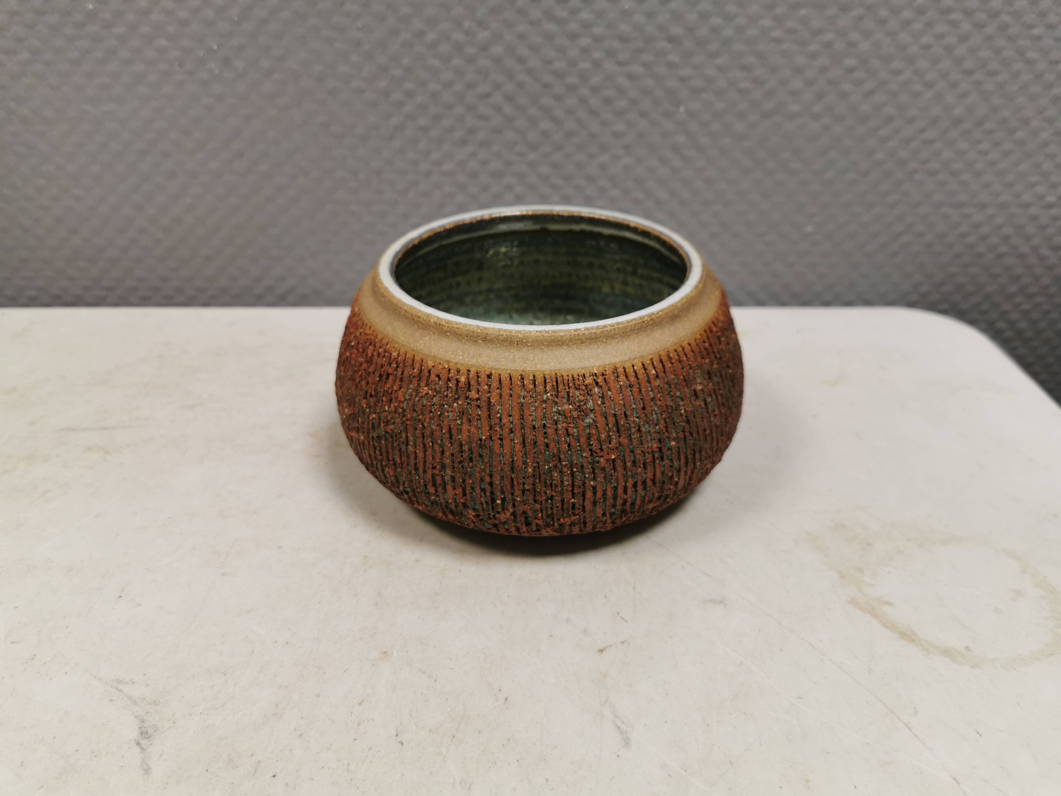 Ceramic bowl designed by Einar Johansen for Søholm Denmark in the 1960s.