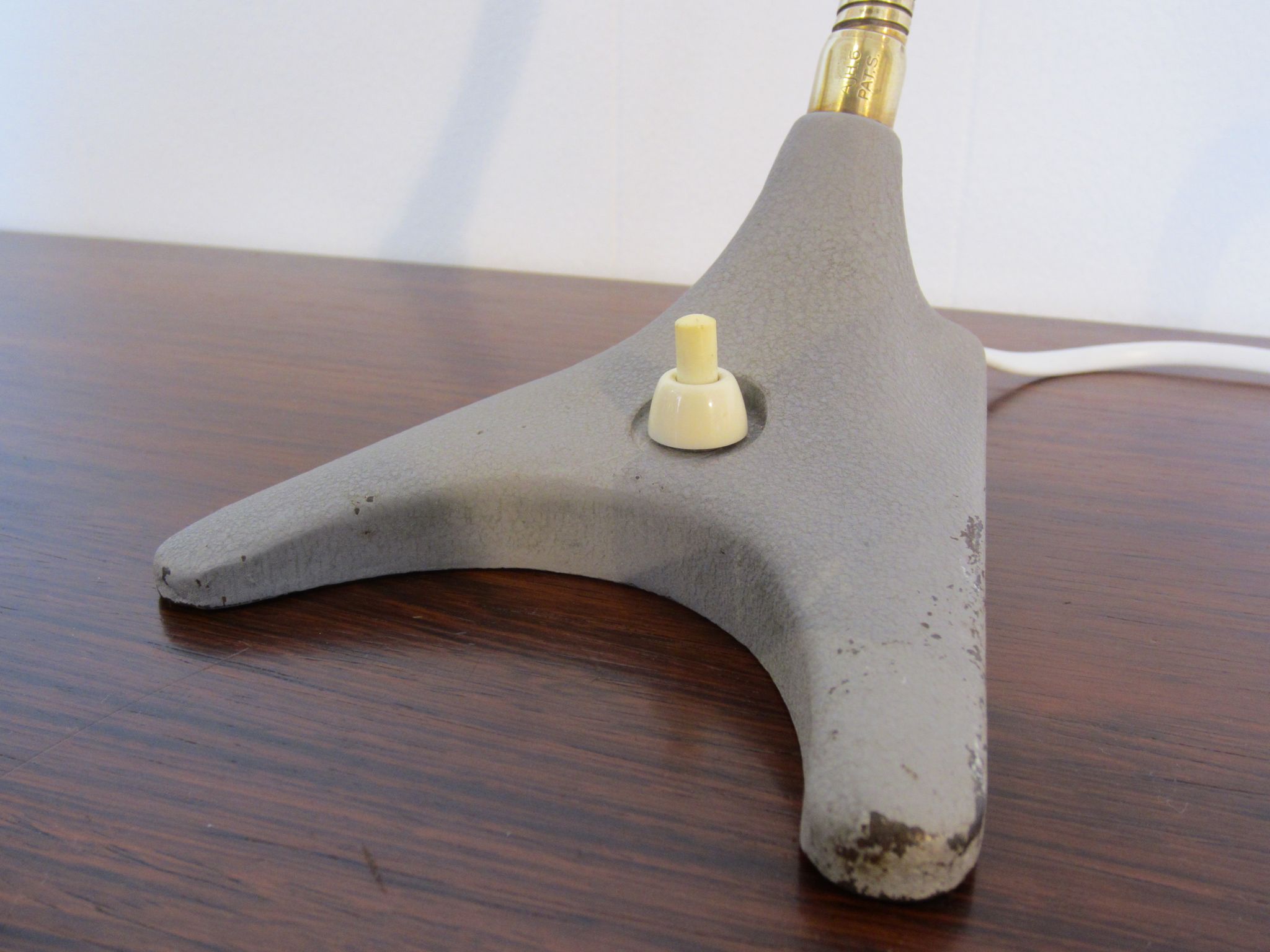 Lampe articuléecscandinave EWÅ à poser ou en applique