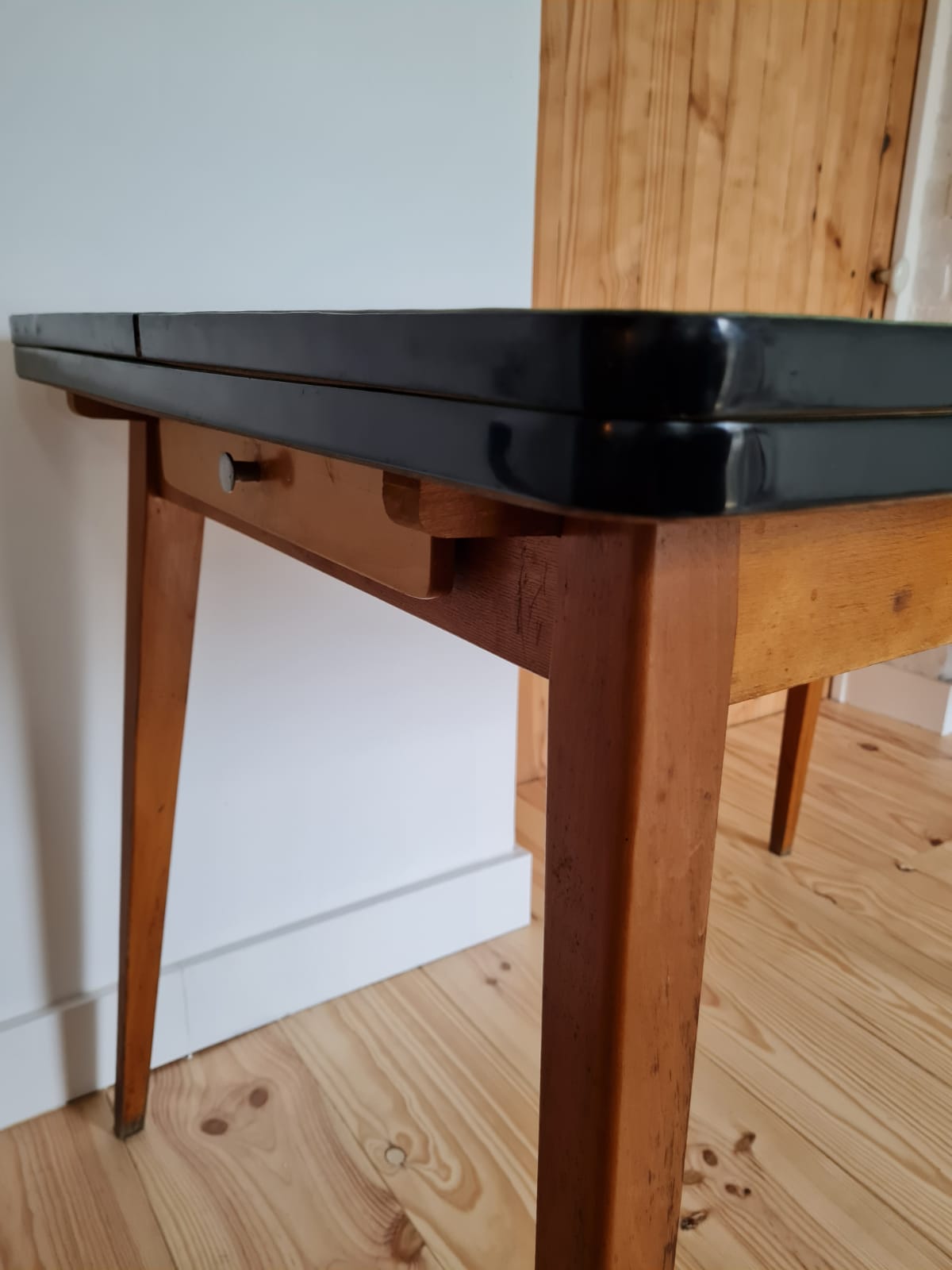 Kitchen table formica and wood