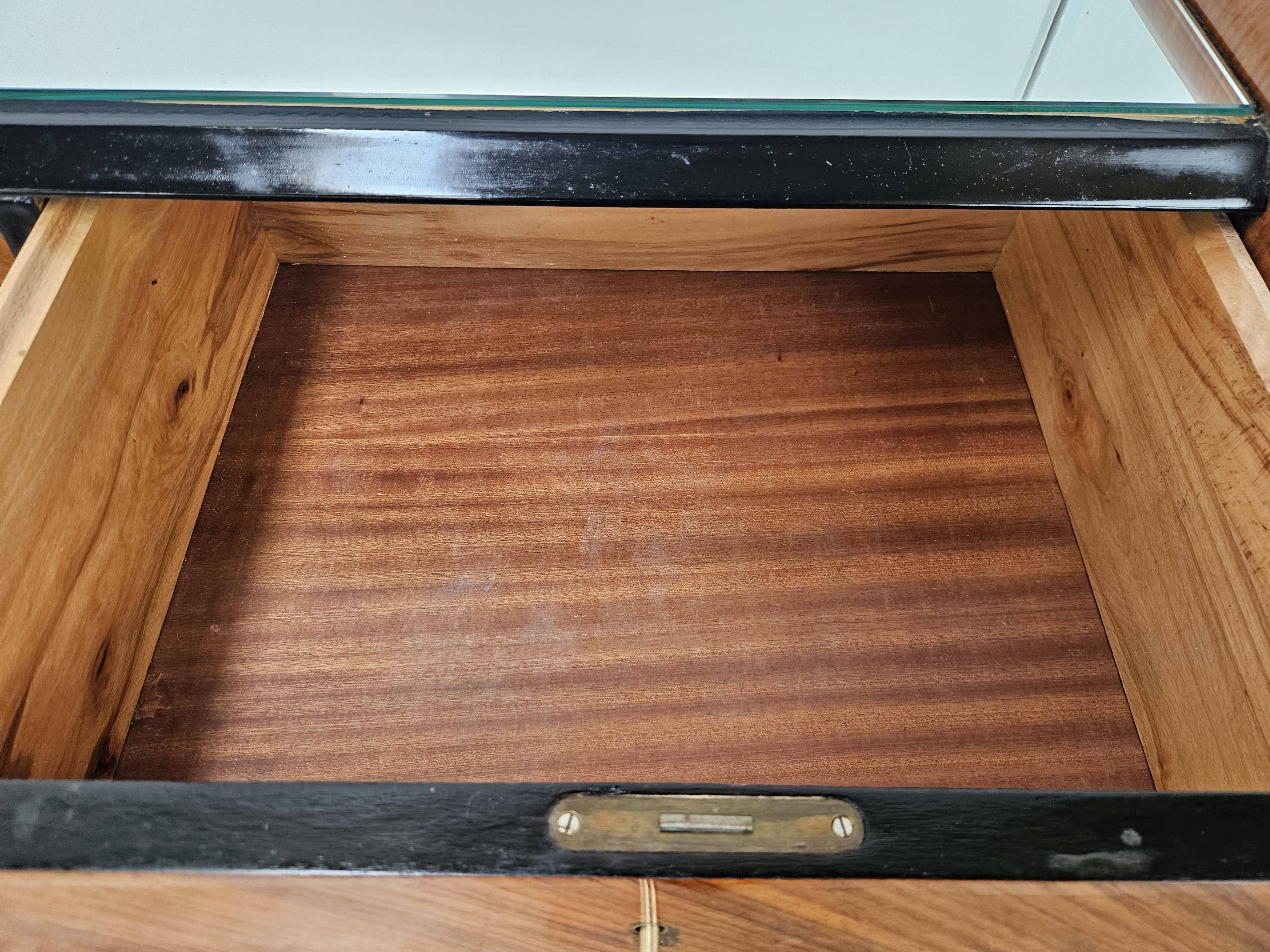 Commode en acajou avec miroir du milieu du siècle des années 1950