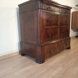 Commode italienne à quatre tiroirs en noyer de la fin du XIXe siècle