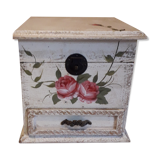 Jewelry box in painted wood patinated pink decoration, with 2 compartments