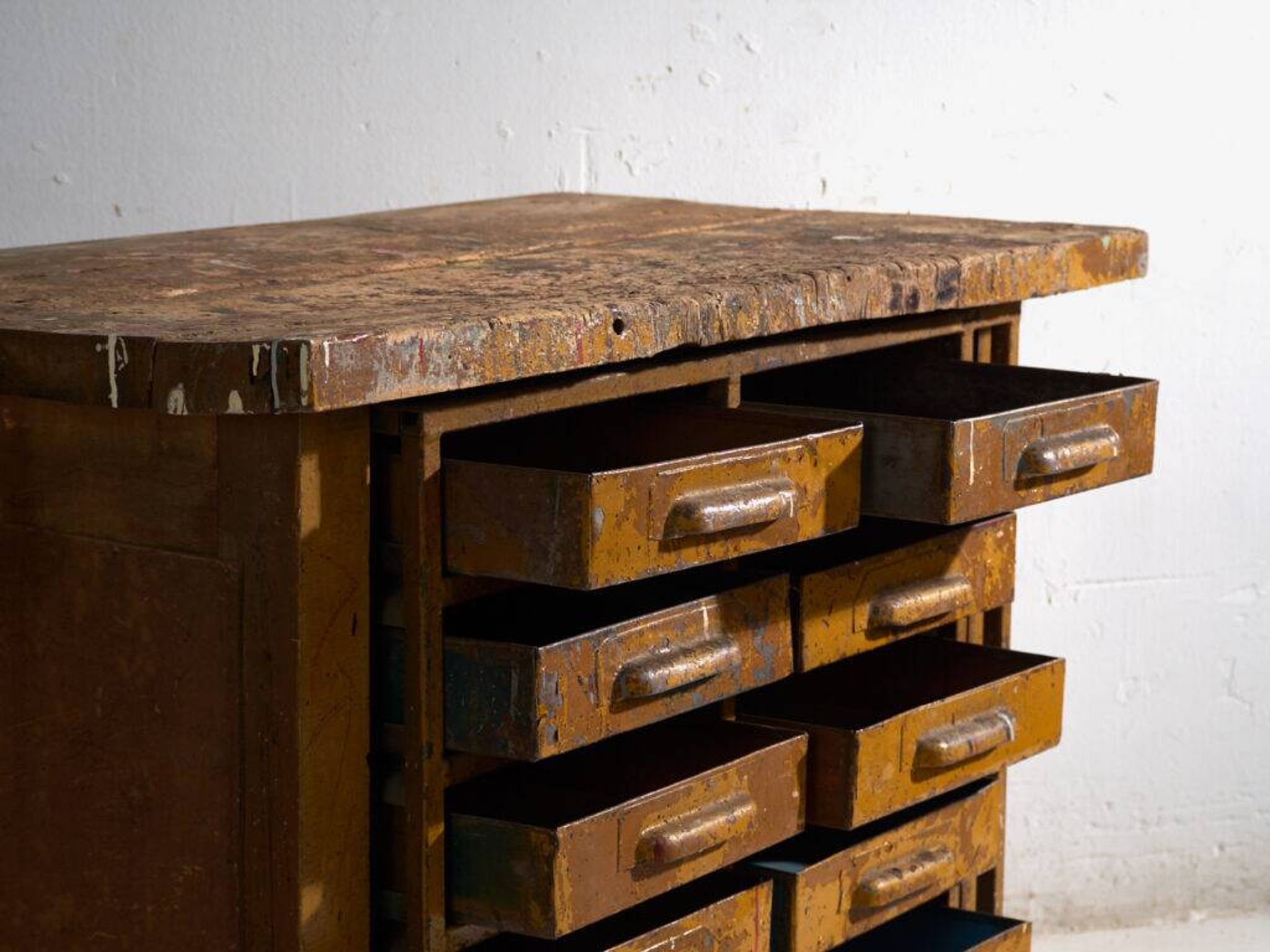Industrial drawer unit in pine and iron – Central Europe, circa 1950