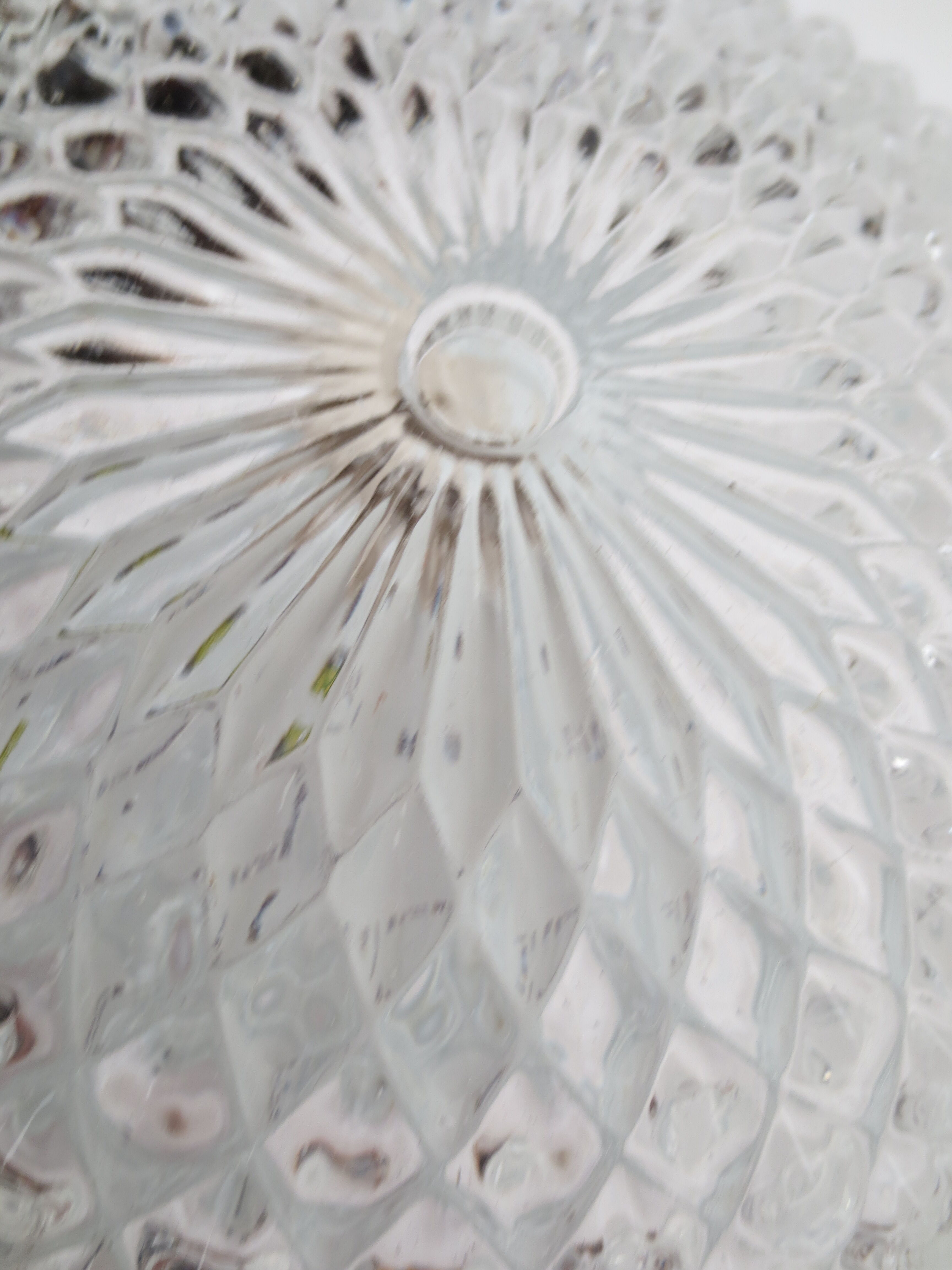 Plafonier ou applique murale en métal et verre taillé