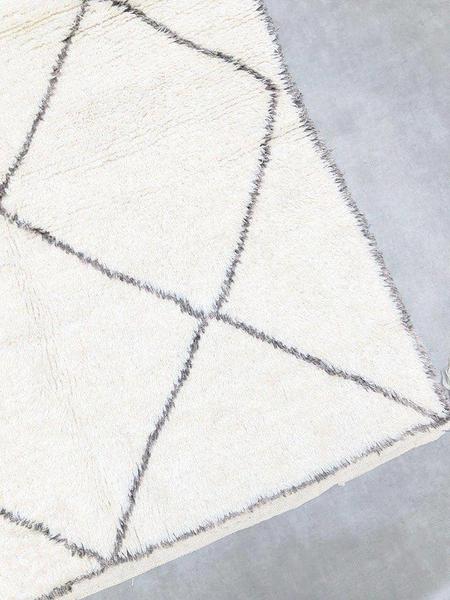 Beni ouarain 255x150cm carpet, Berber carpet, Moroccan rug