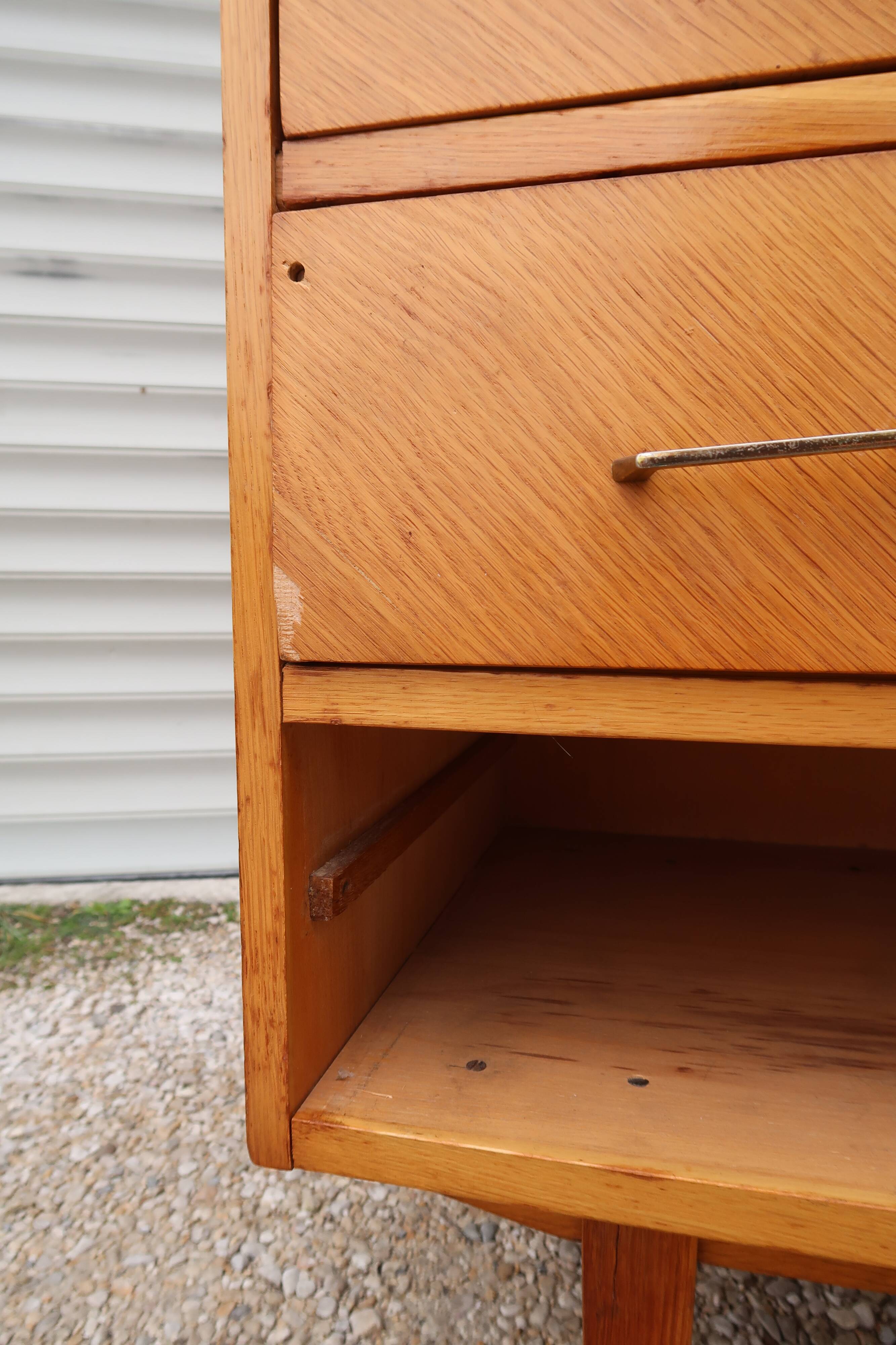 Vintage chest of drwers