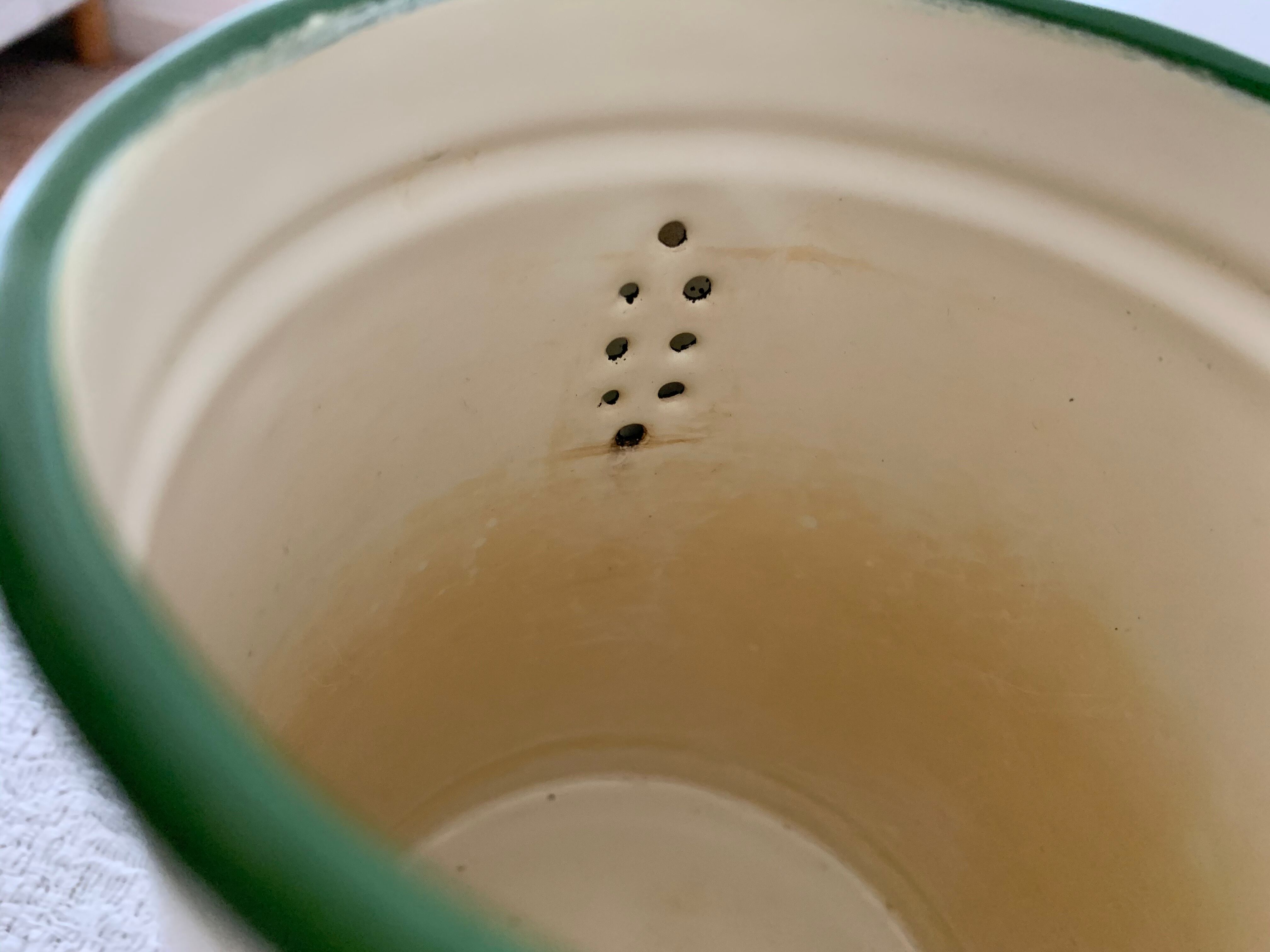 Enamelled coffee maker