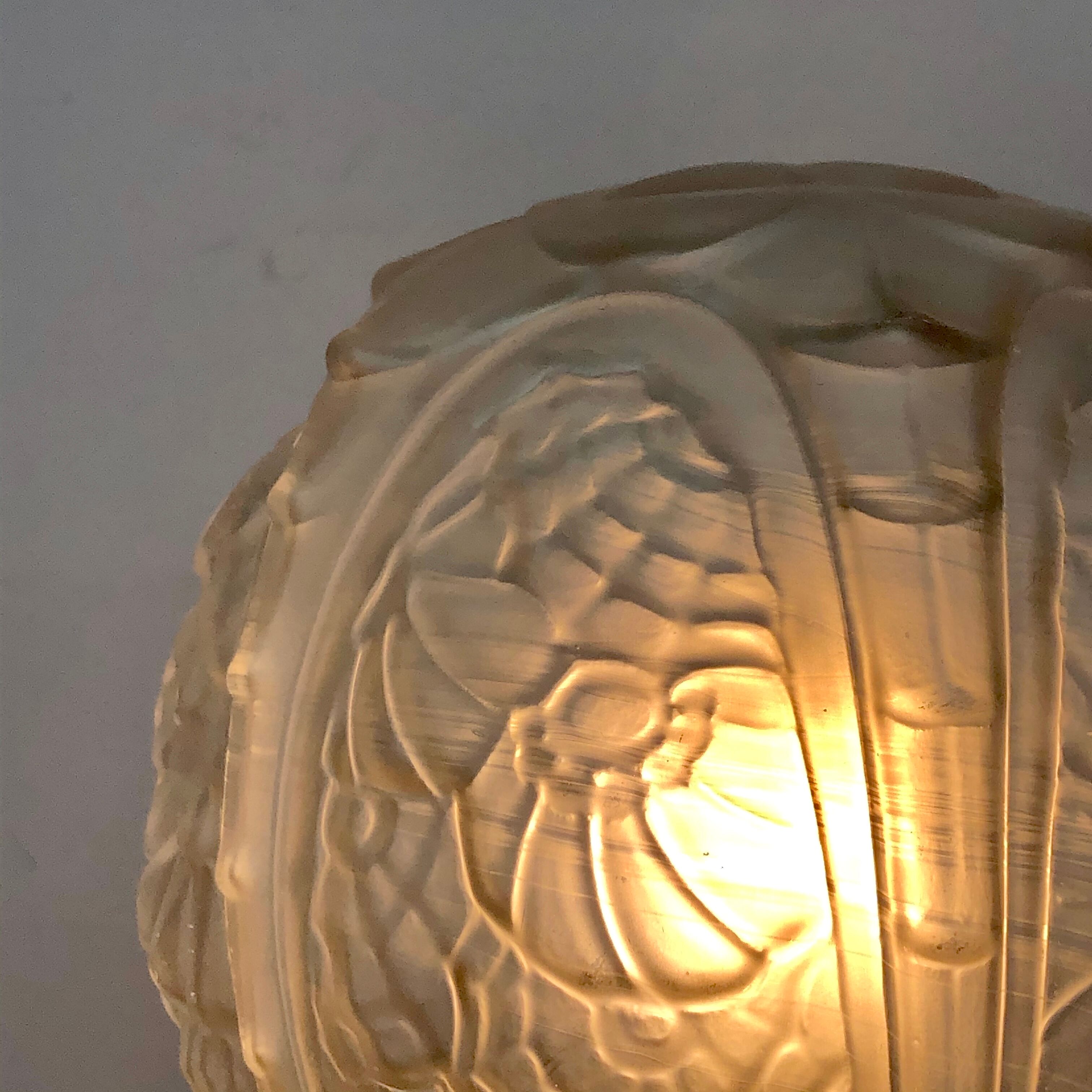 Lampe à poser globe vintage en verre art déco