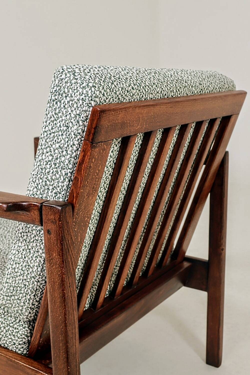 Paire de fauteuils des années 1970 moderniste design