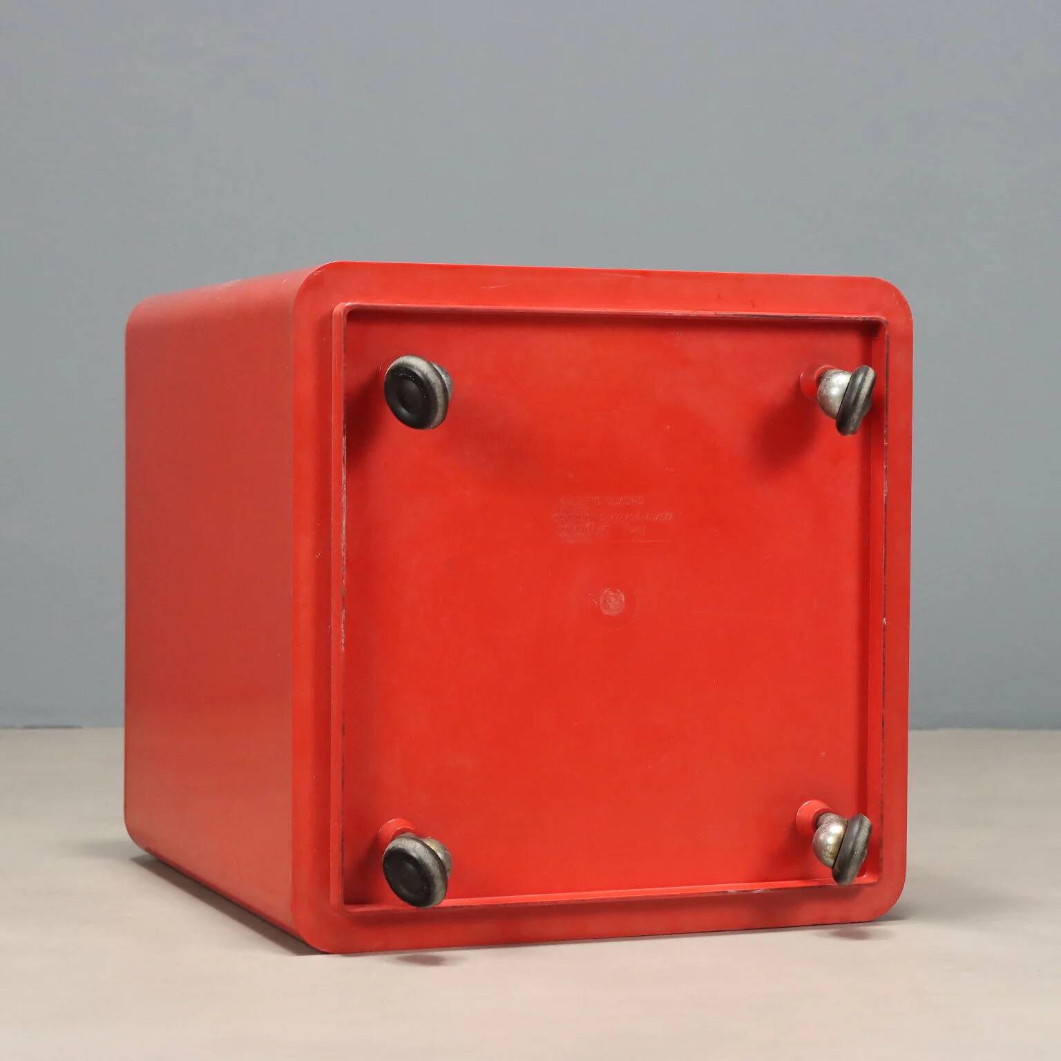 Meuble Valletto Quadro en plastique rouge