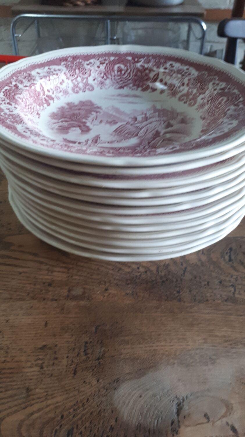 Burgenland pink soup plate series