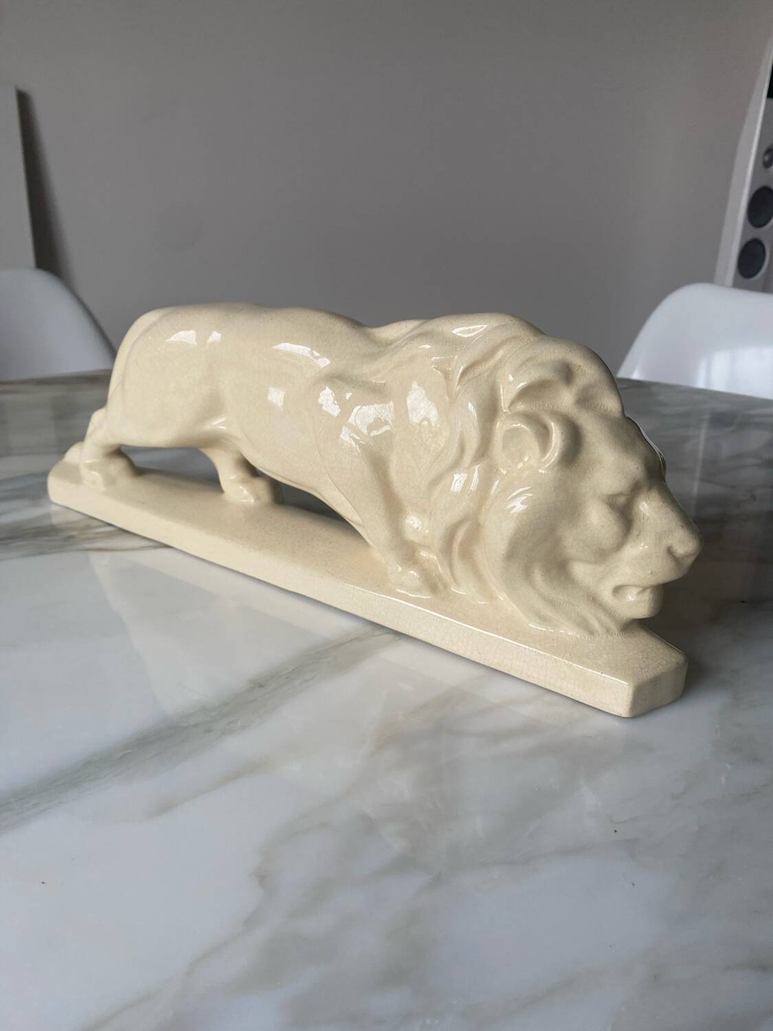 Fontinelle crackled ceramic walking lion
