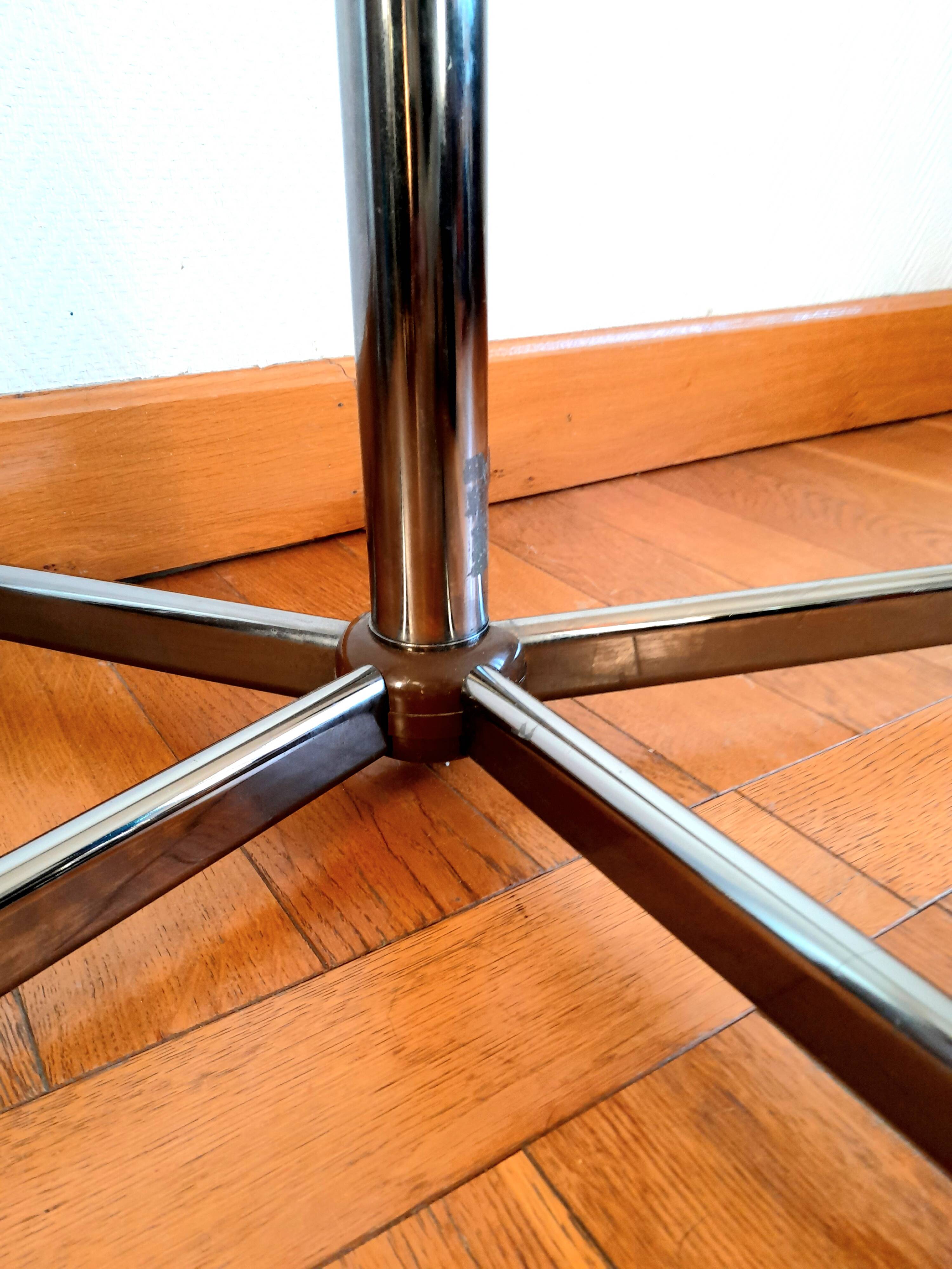 Space age 1970 coat rack in chromed metal and Bakelite