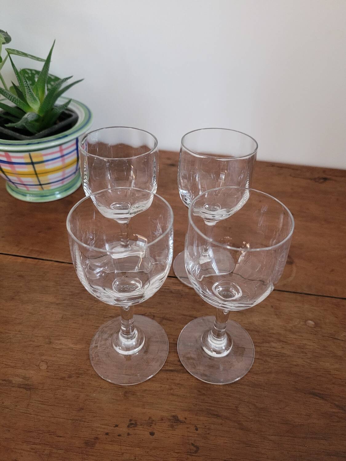 Set of 4 small wine glasses