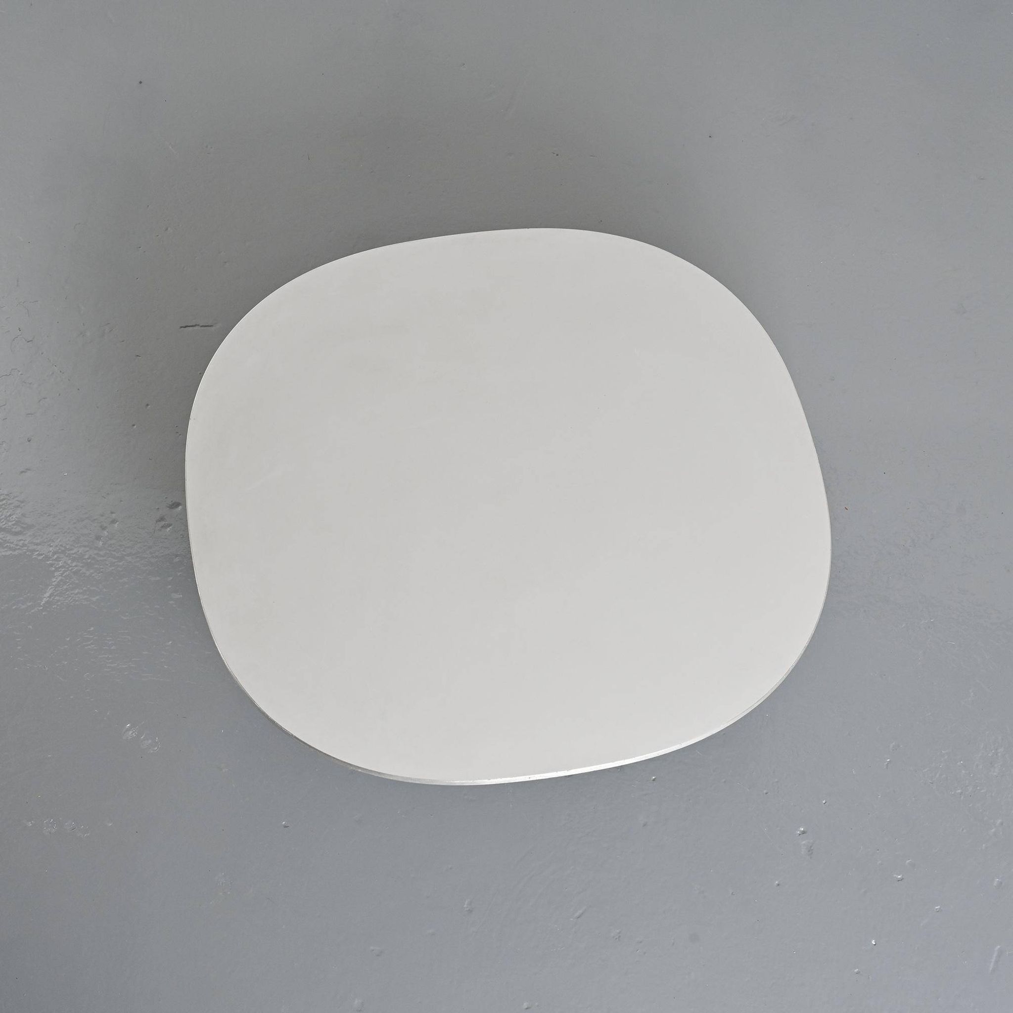 Coffee table by Arne Jacobsen, Fritz Hansen, circa 1970.