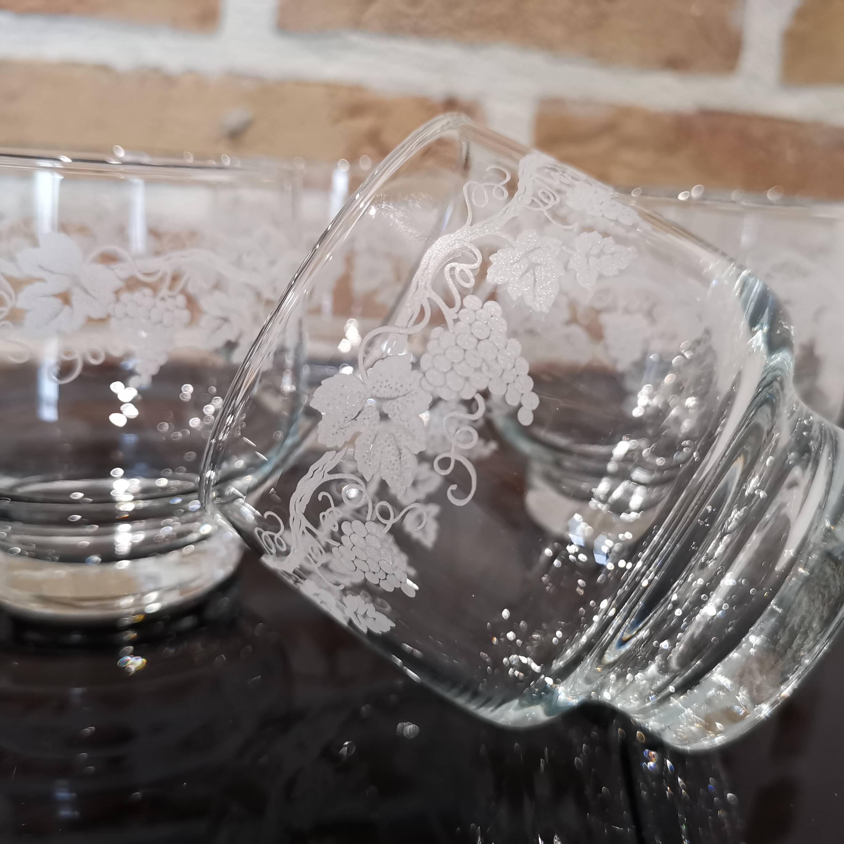 Set of 6 water glasses decorated with grapes and vine branches France