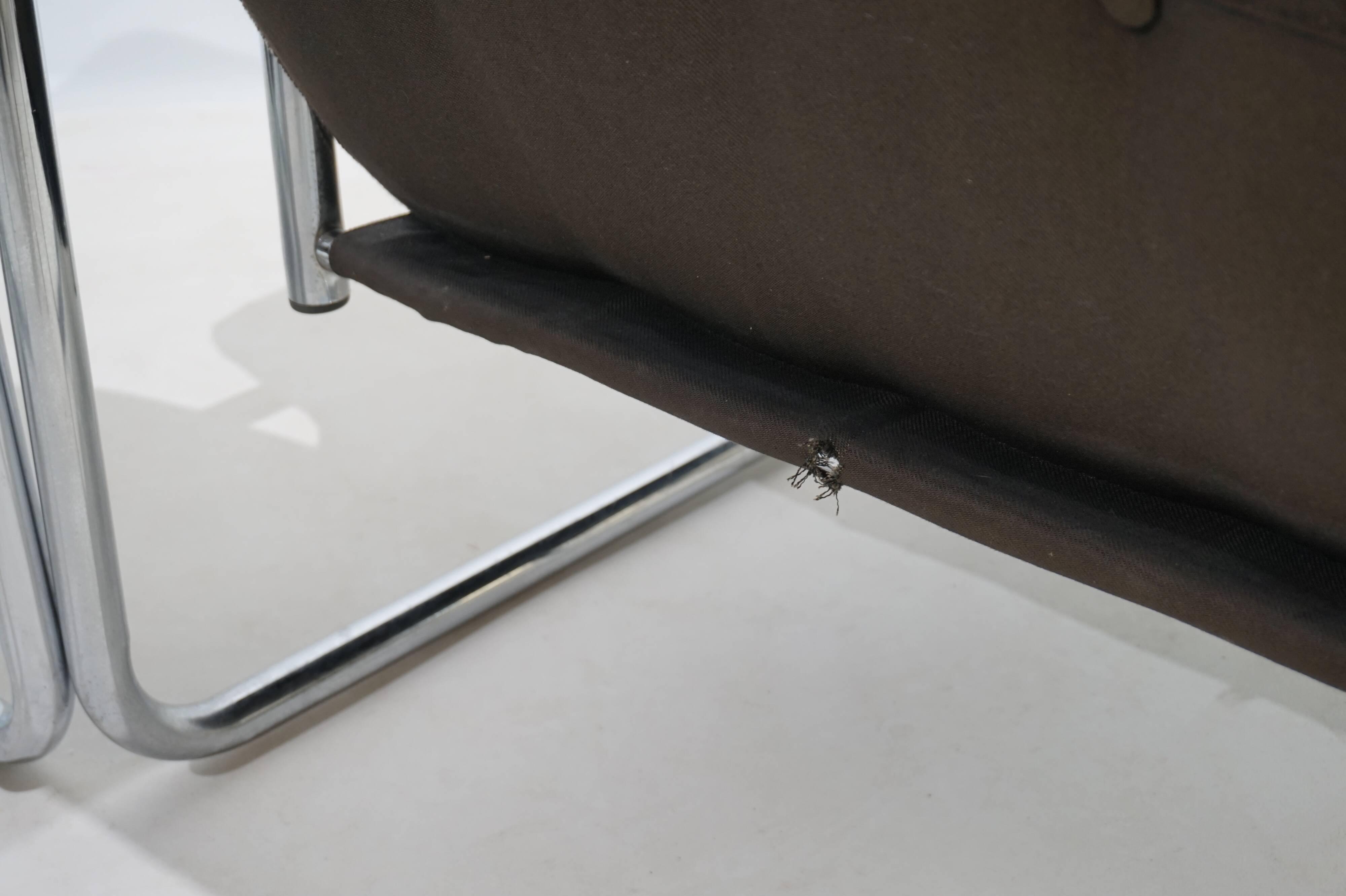 Lot de 2 fauteuils lounge cantilever chromés Herlag par Johan Bertil Häggström