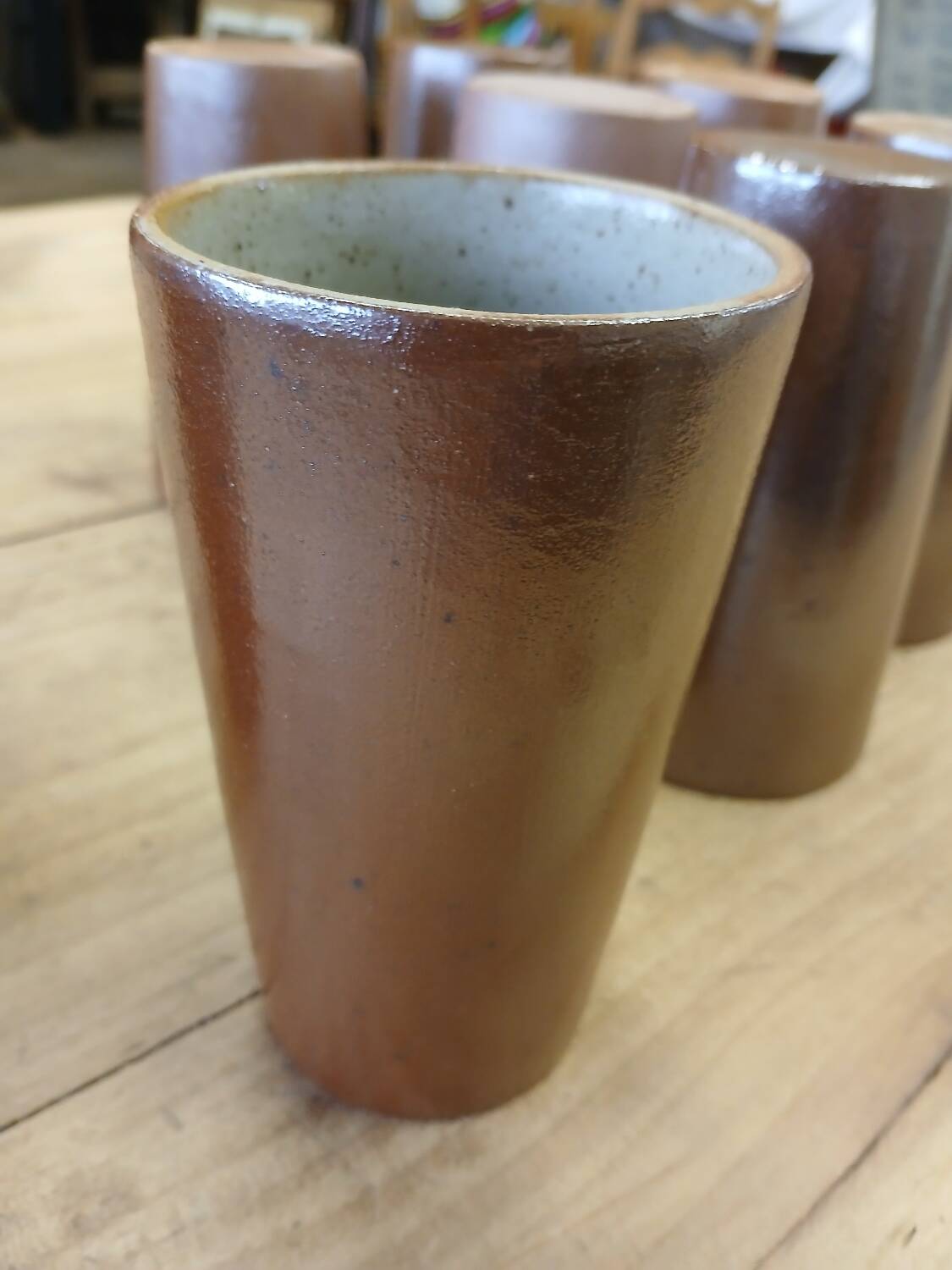 8 glazed stoneware mugs/cups