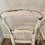 Paire d'anciennes chaises en bois blanc