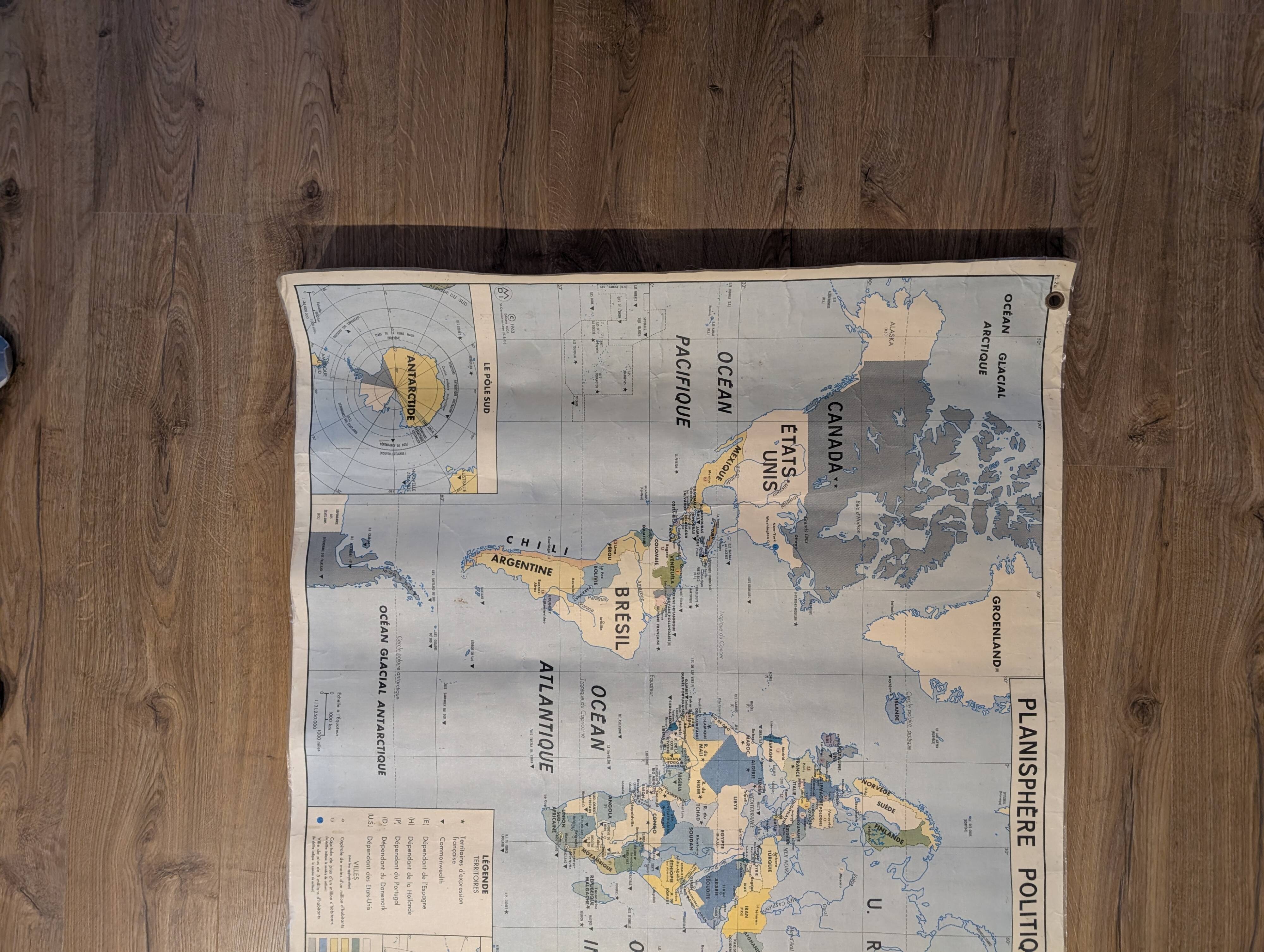 Carte scolaire - planisphère politique et planisphère économique