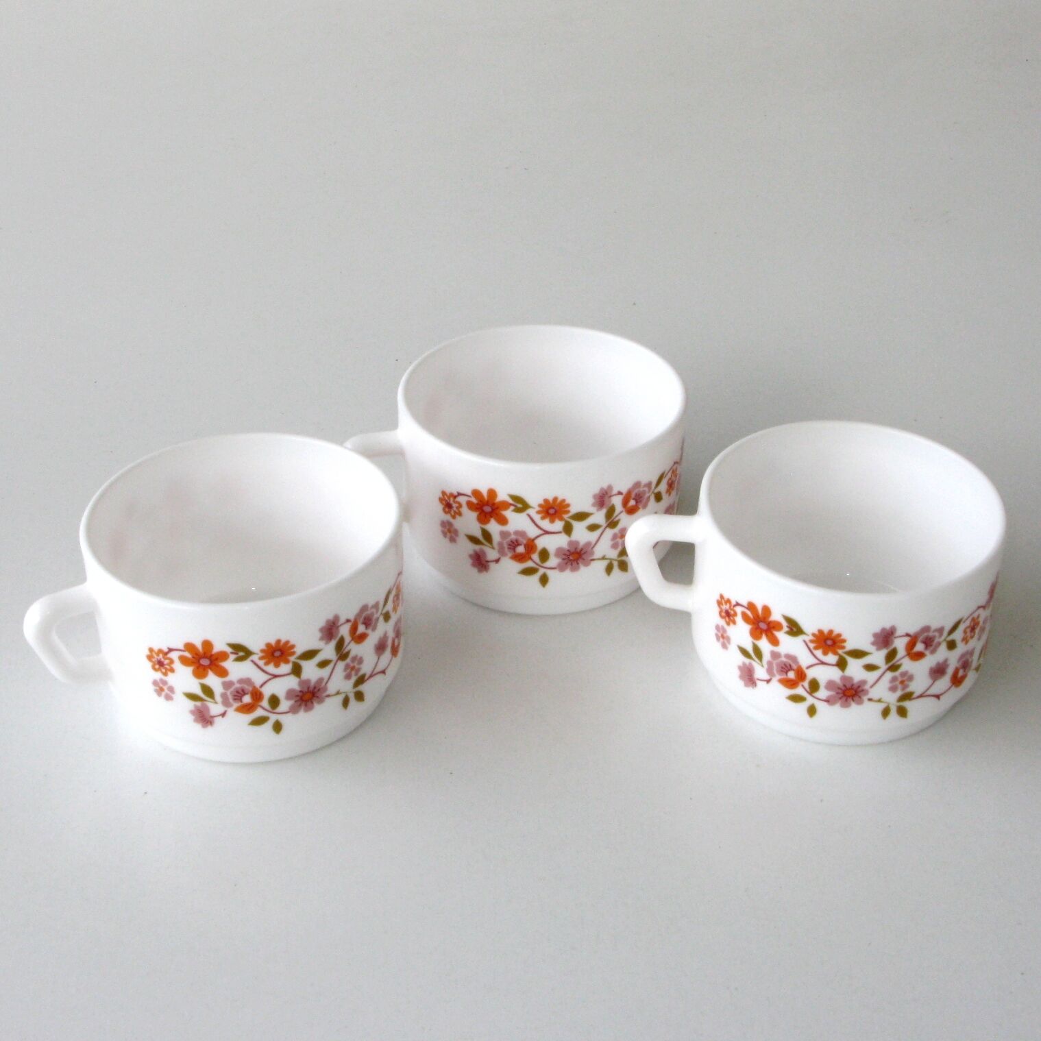 3 coffee cups and 3 lunch cups arcopal - vintage orange flower model