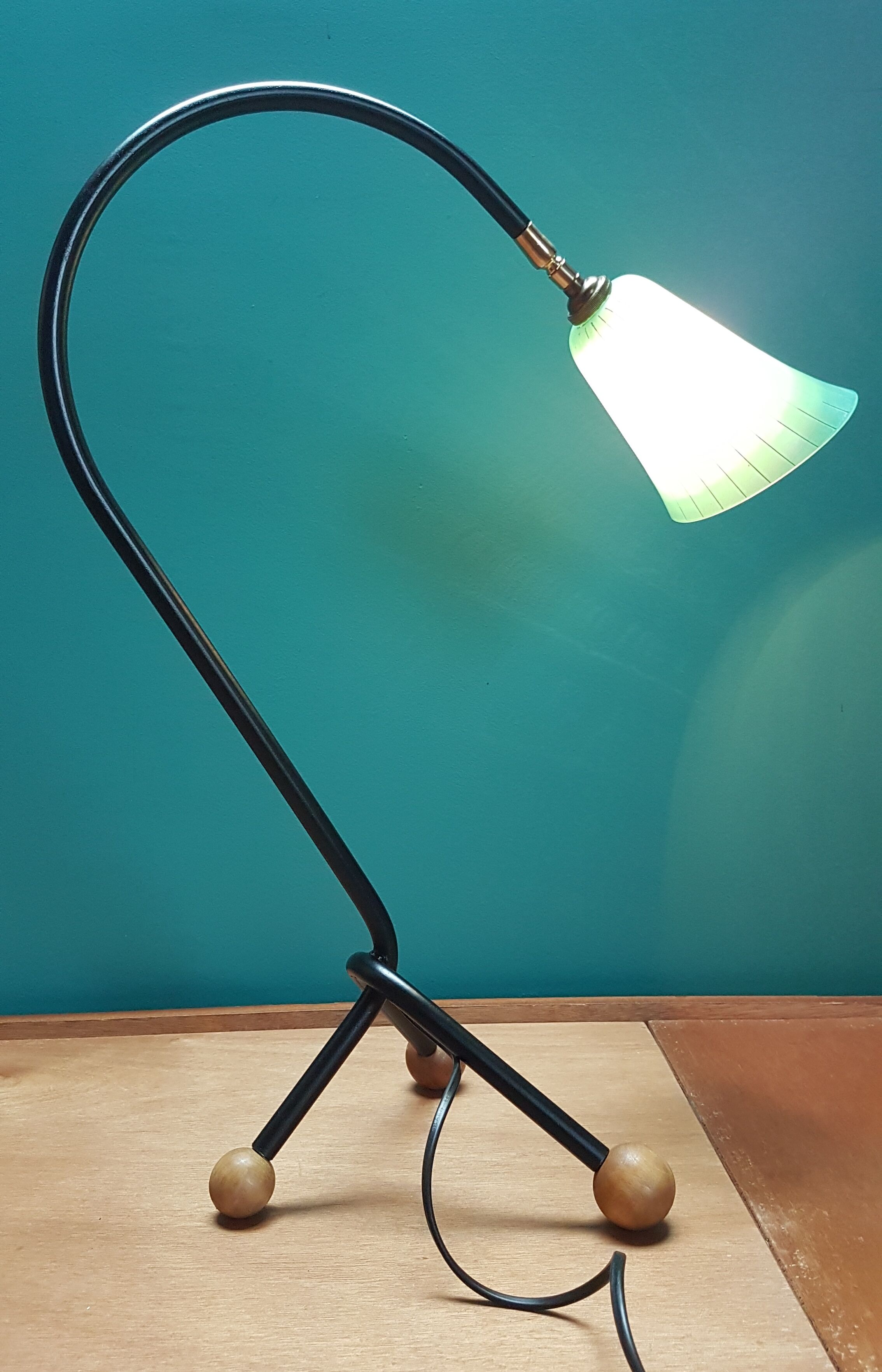 Light tripod lamp shade glass green sprit 1950