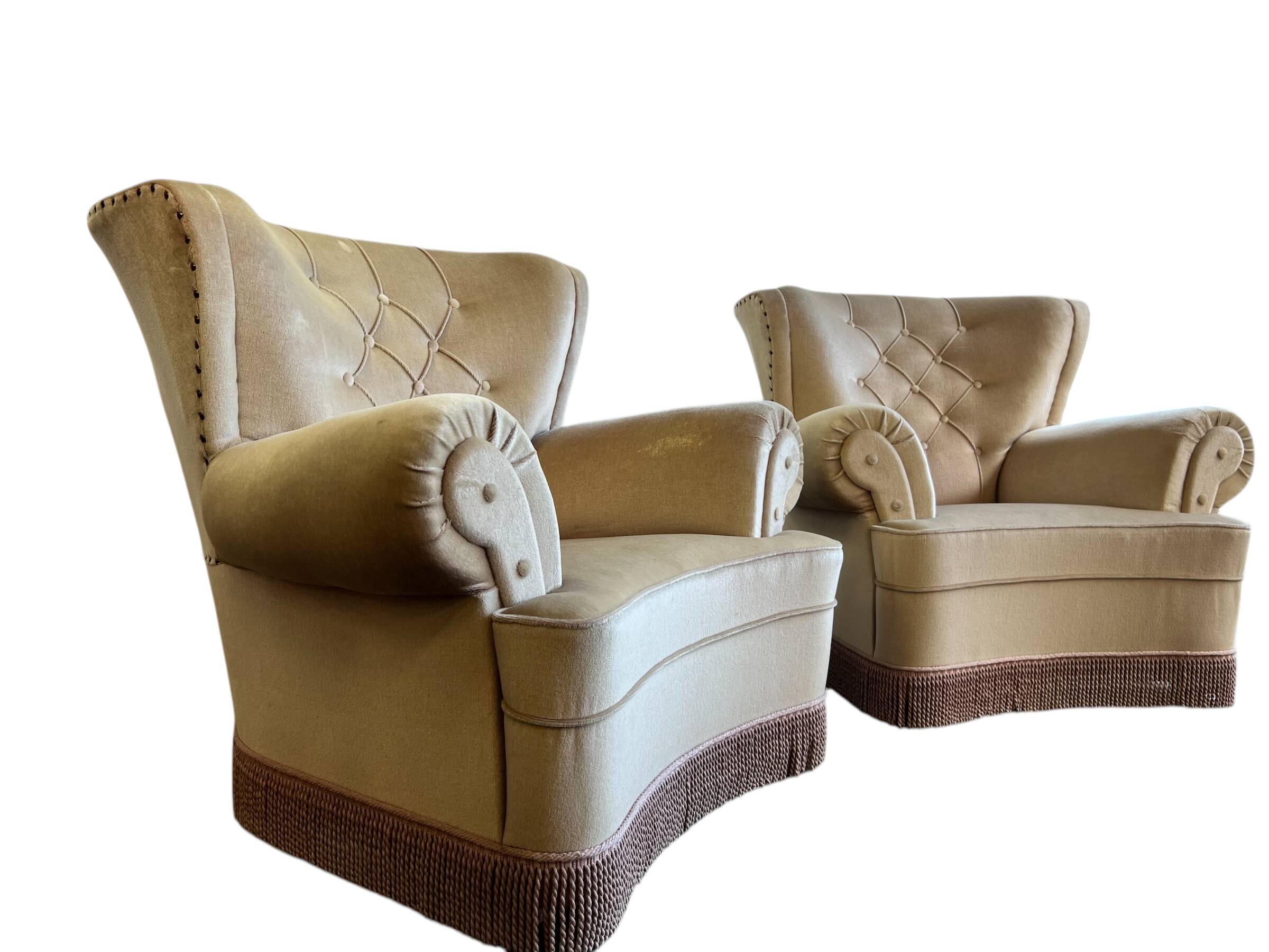 Set of 2 vintage XL armchairs/club seats/single seat