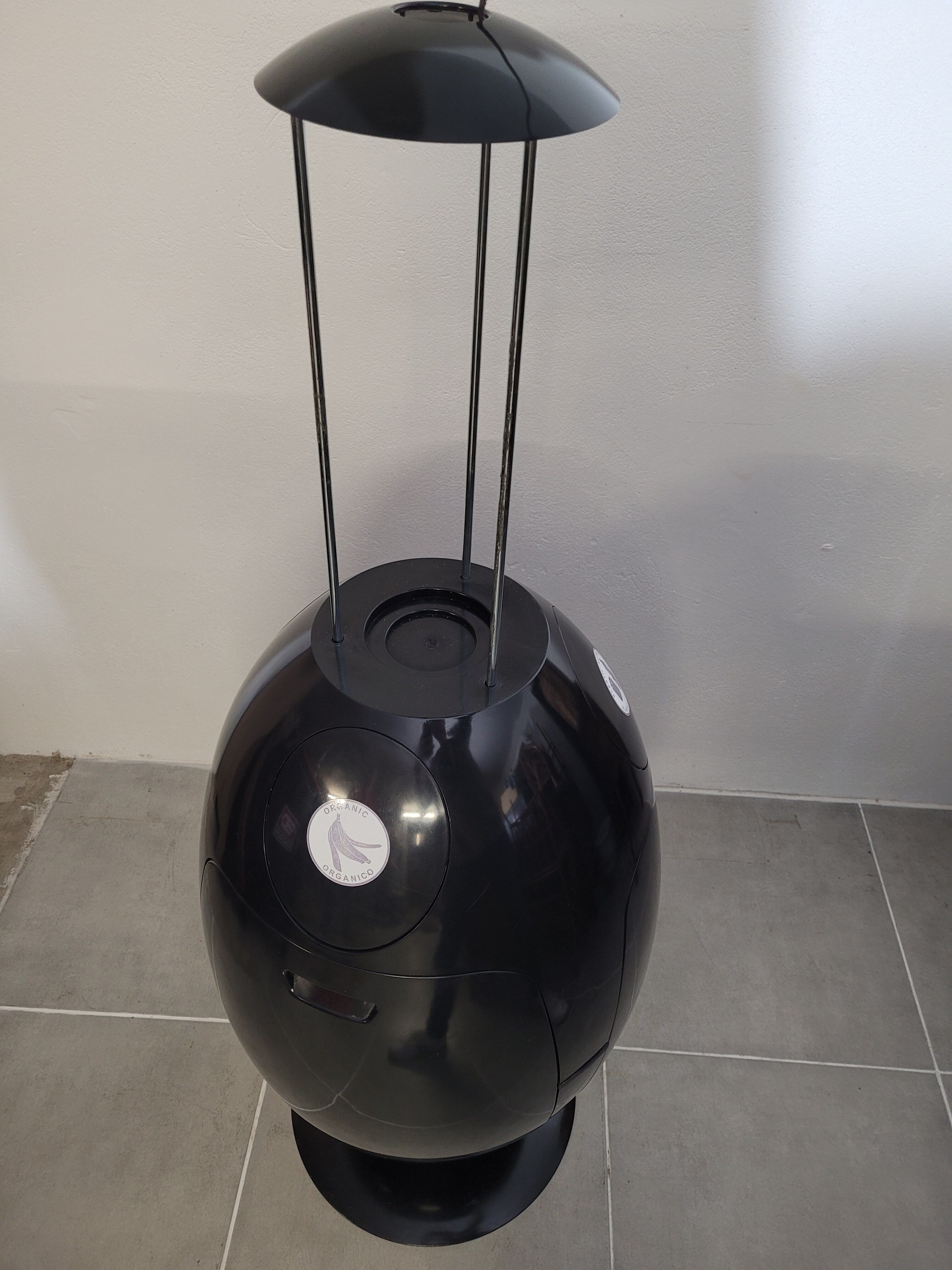 Trash bin "habit design" ovetto gianluca soldi