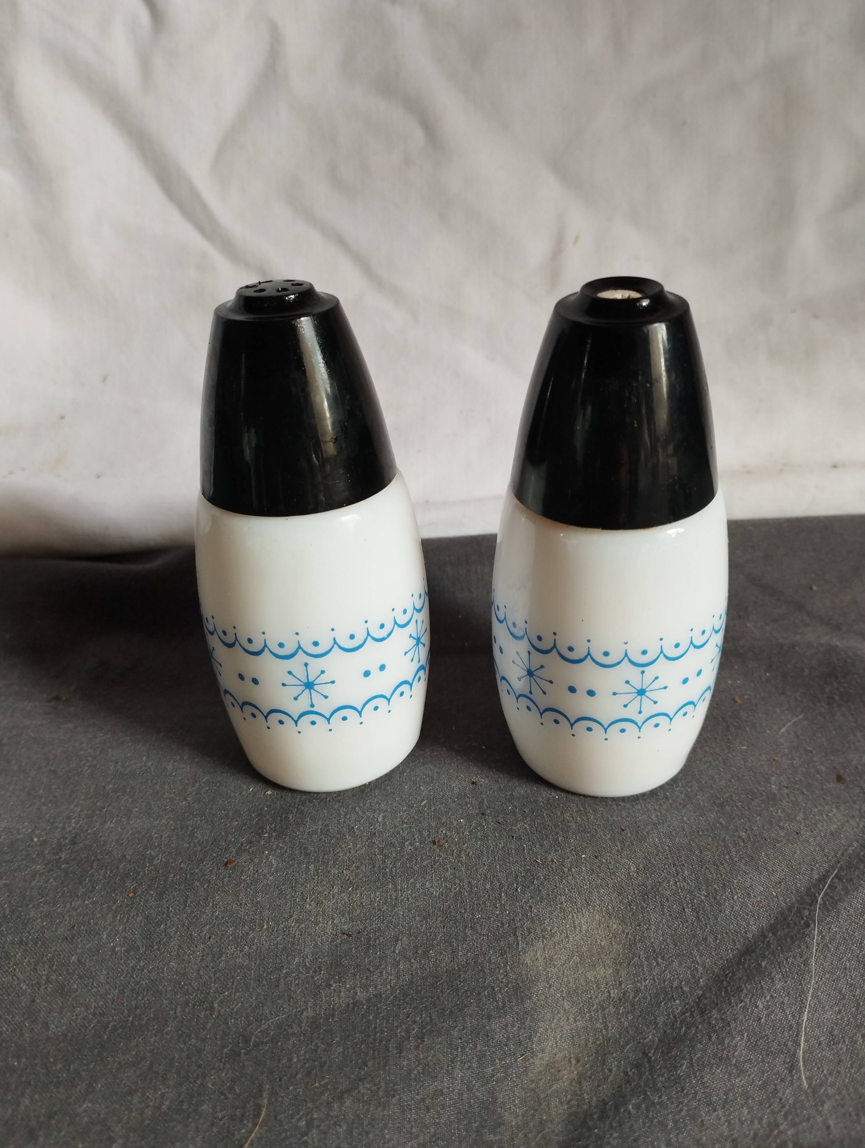 duo salt and pepper shaker Gemco blue flakes