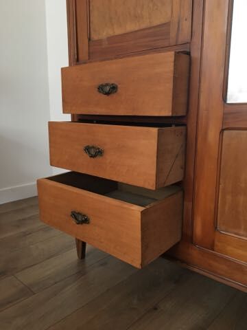 Armoire parisienne vintage