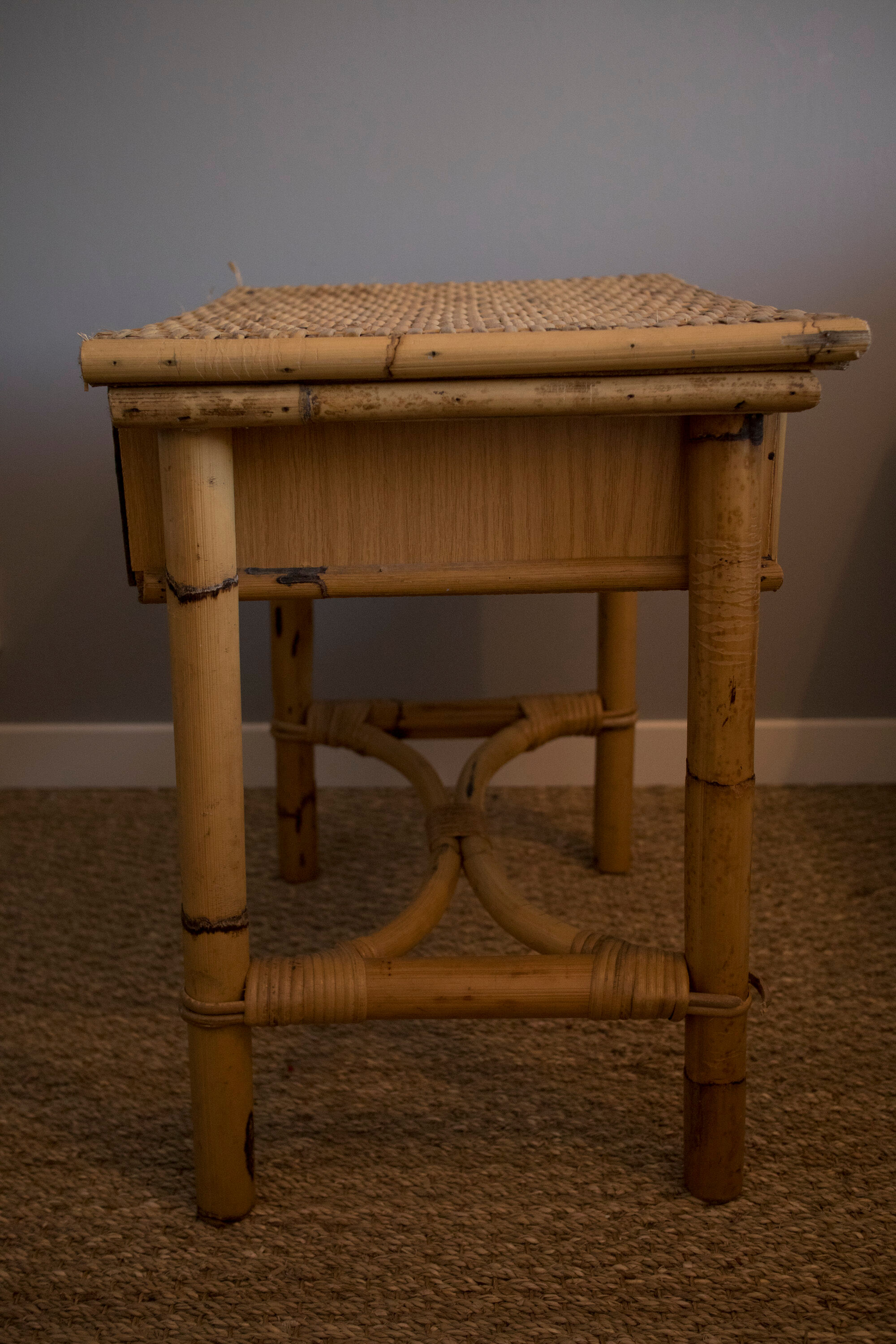 Table de nuit ou d'appoint en rotin