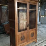 Bibliothèque vintage rococo en chêne à 2 portes vitrés.