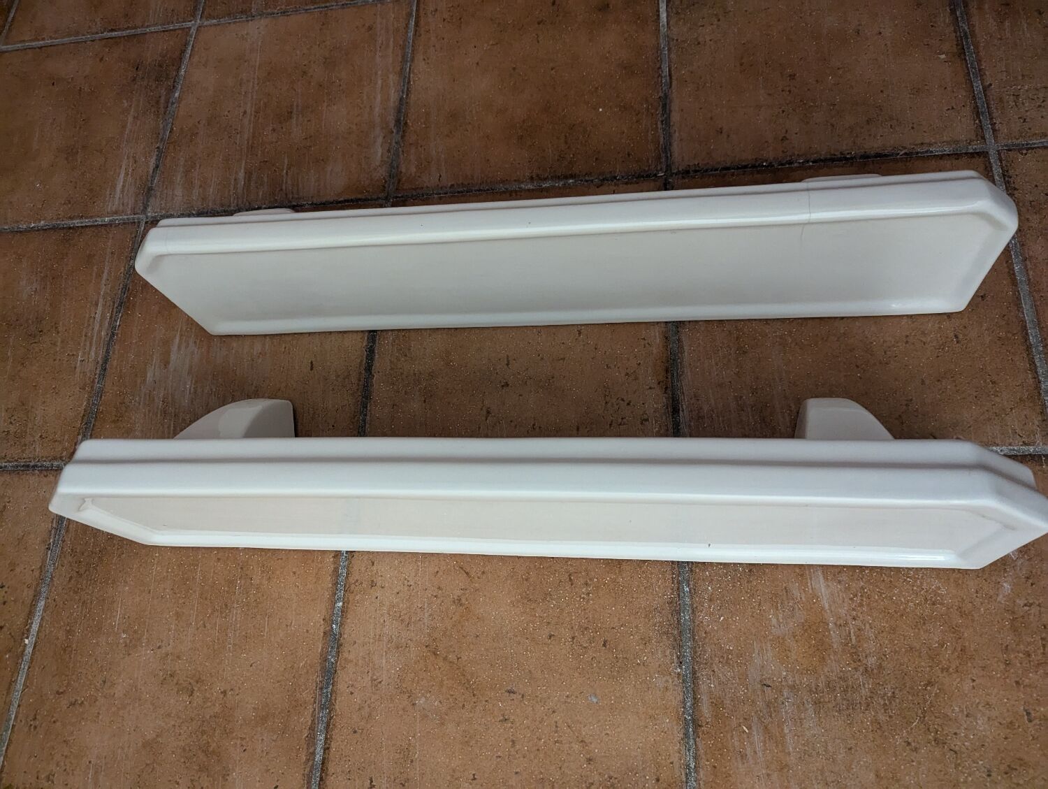 Wall shelf