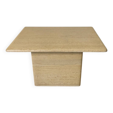 Table basse, bout de canapé en travertin