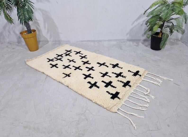Handmade traditional wool rug, size 145 x 255 cm